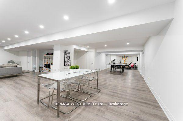 Photo 25 of 6 Forest Grove Court, Aurora, Rural Aurora — HOMEH
