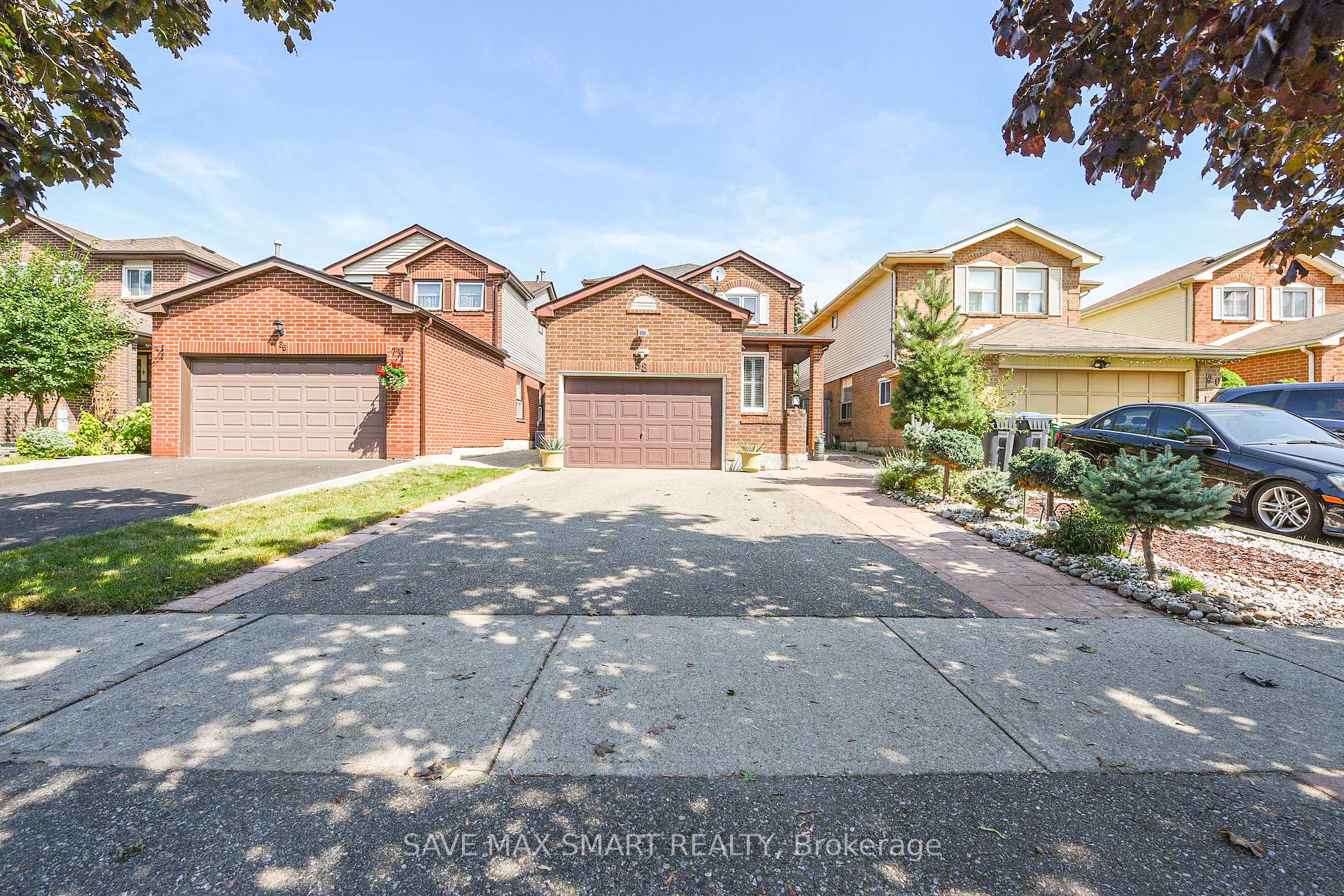 Photo 2 of 38 Bridekirk Place, Brampton, Fletcher's West — HOMEH