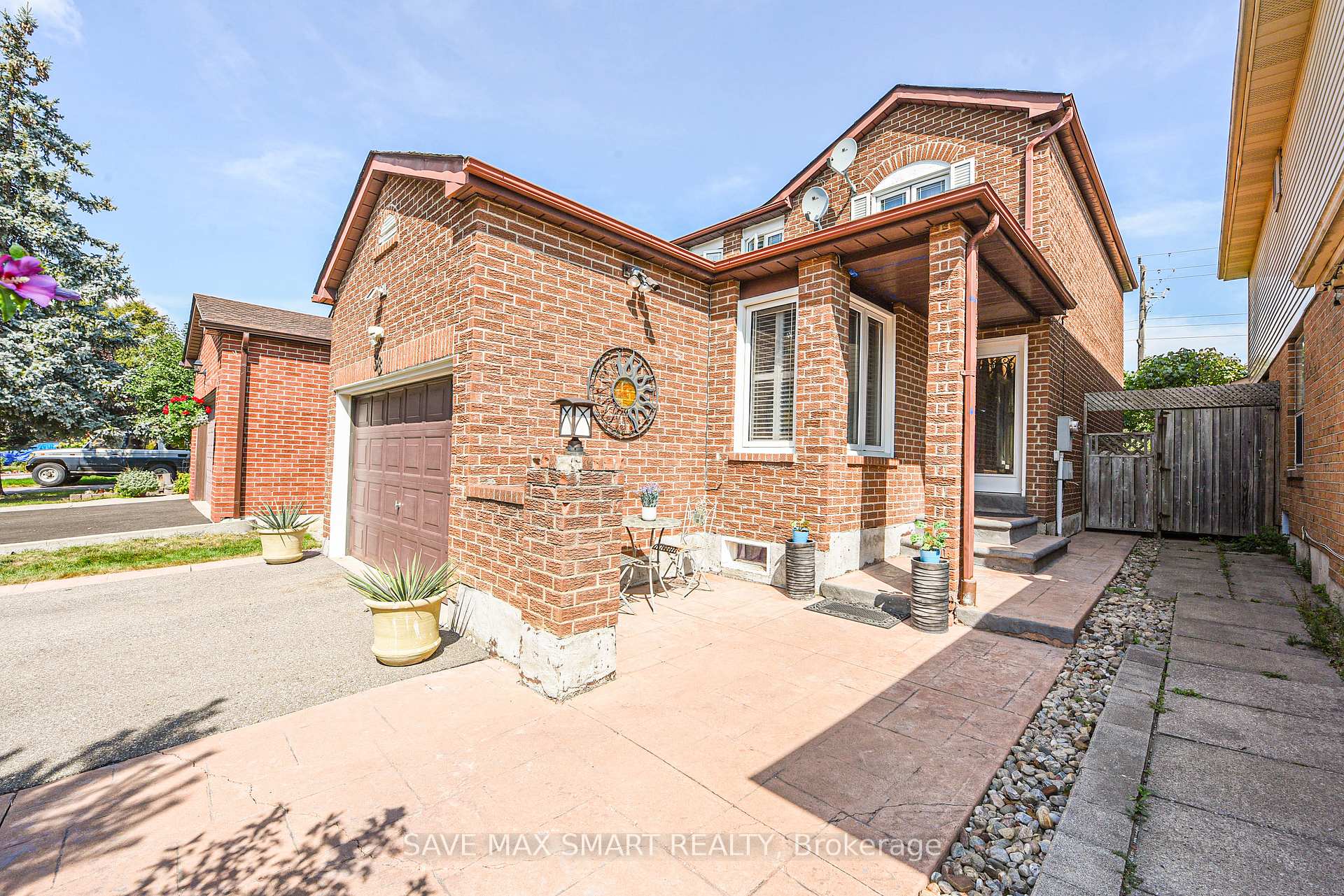 Photo 3 of 38 Bridekirk Place, Brampton, Fletcher's West — HOMEH