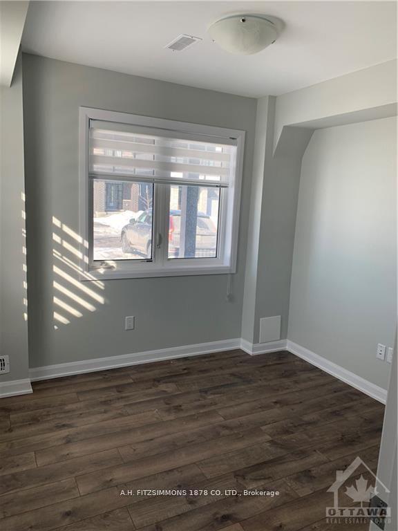 Photo 8 of 100 Teelin Circle, Ottawa, Barrhaven - Half Moon Bay — HOMEH