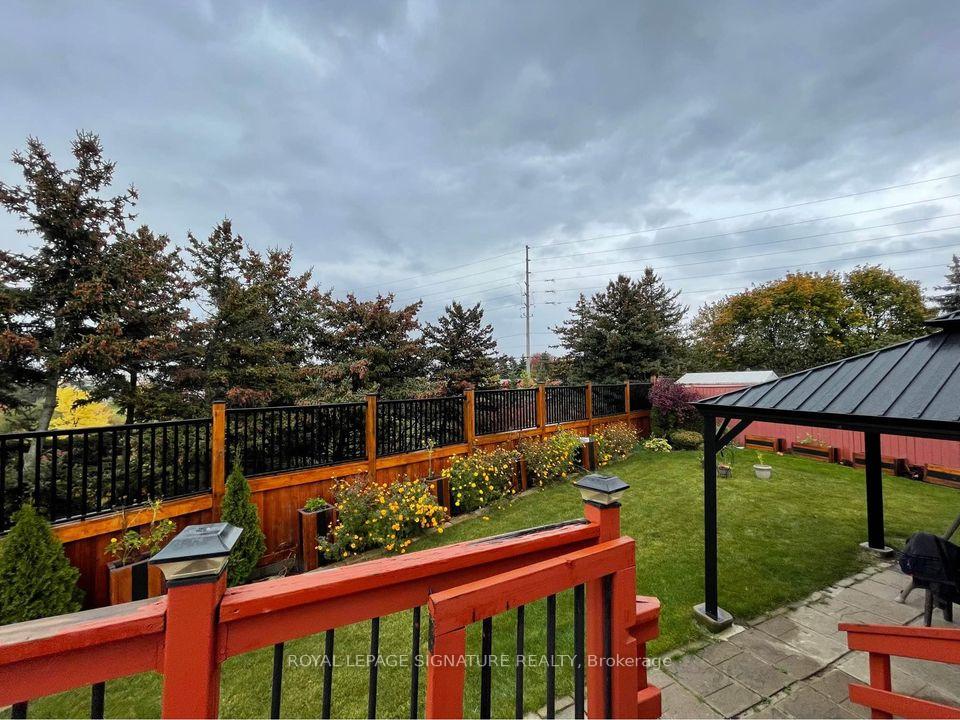 Photo 9 of 51 Farthingale Crescent, Brampton, Fletcher's Meadow — HOMEH