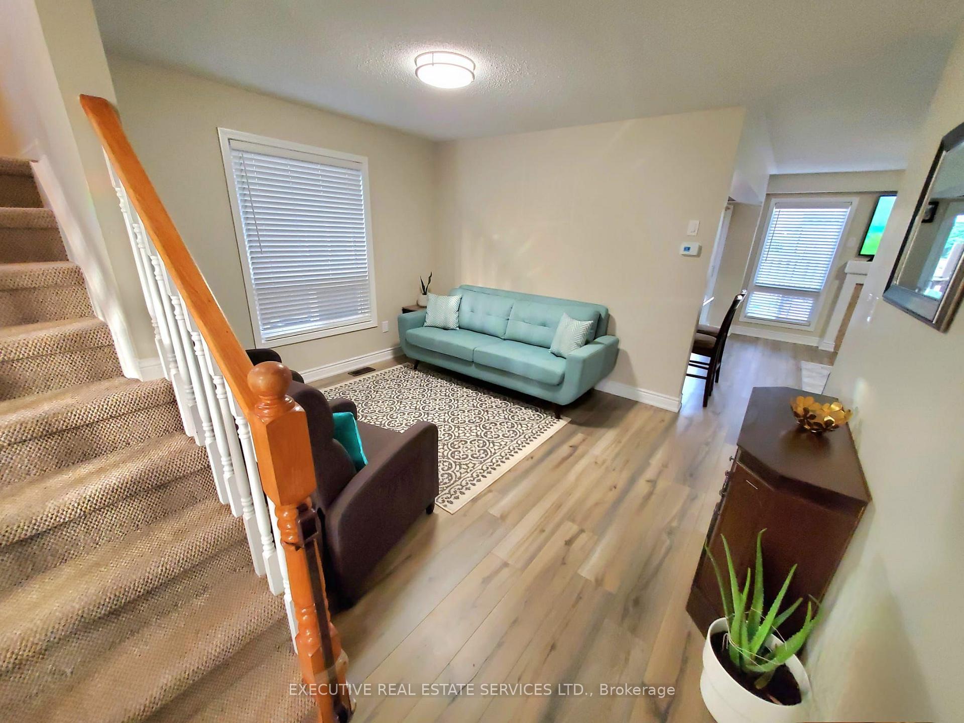 Photo 5 of 63 Jessop Drive, Brampton, Fletcher's Meadow — HOMEH