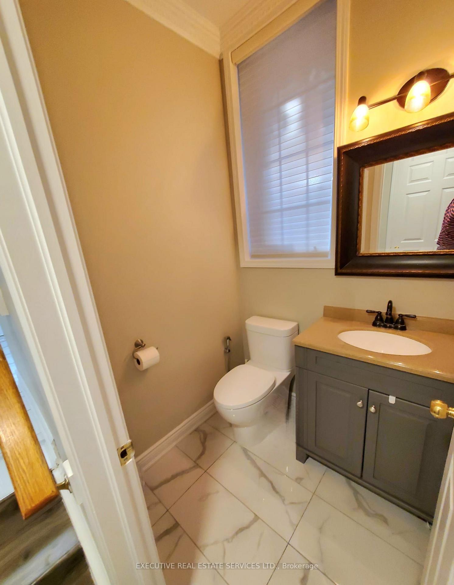 Photo 10 of 63 Jessop Drive, Brampton, Fletcher's Meadow — HOMEH