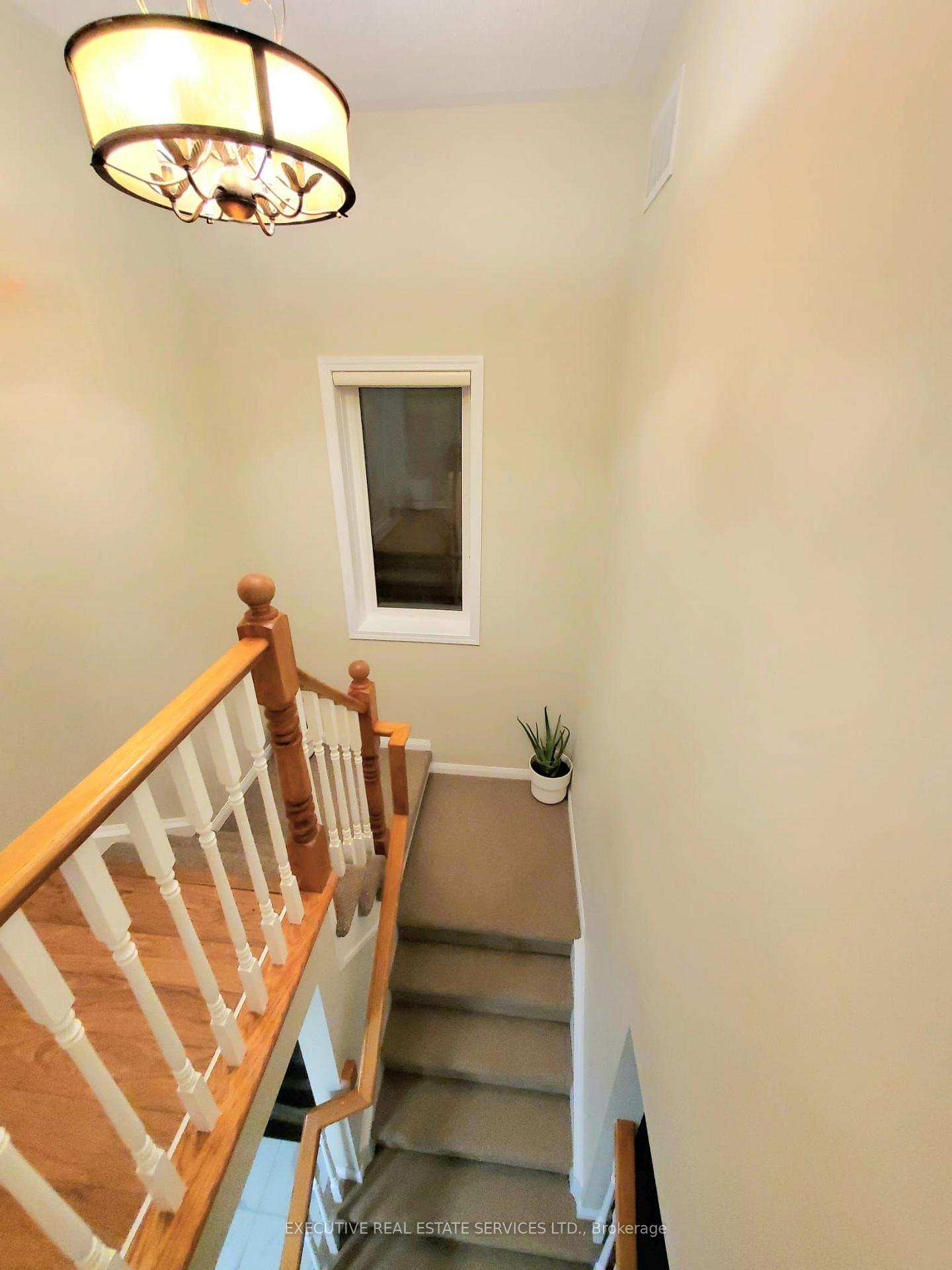 Photo 11 of 63 Jessop Drive, Brampton, Fletcher's Meadow — HOMEH