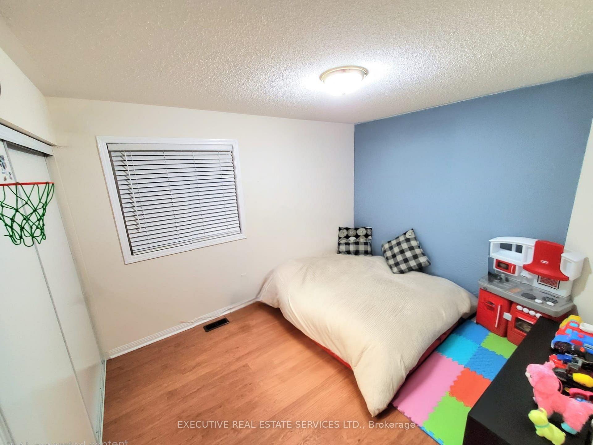 Photo 19 of 63 Jessop Drive, Brampton, Fletcher's Meadow — HOMEH
