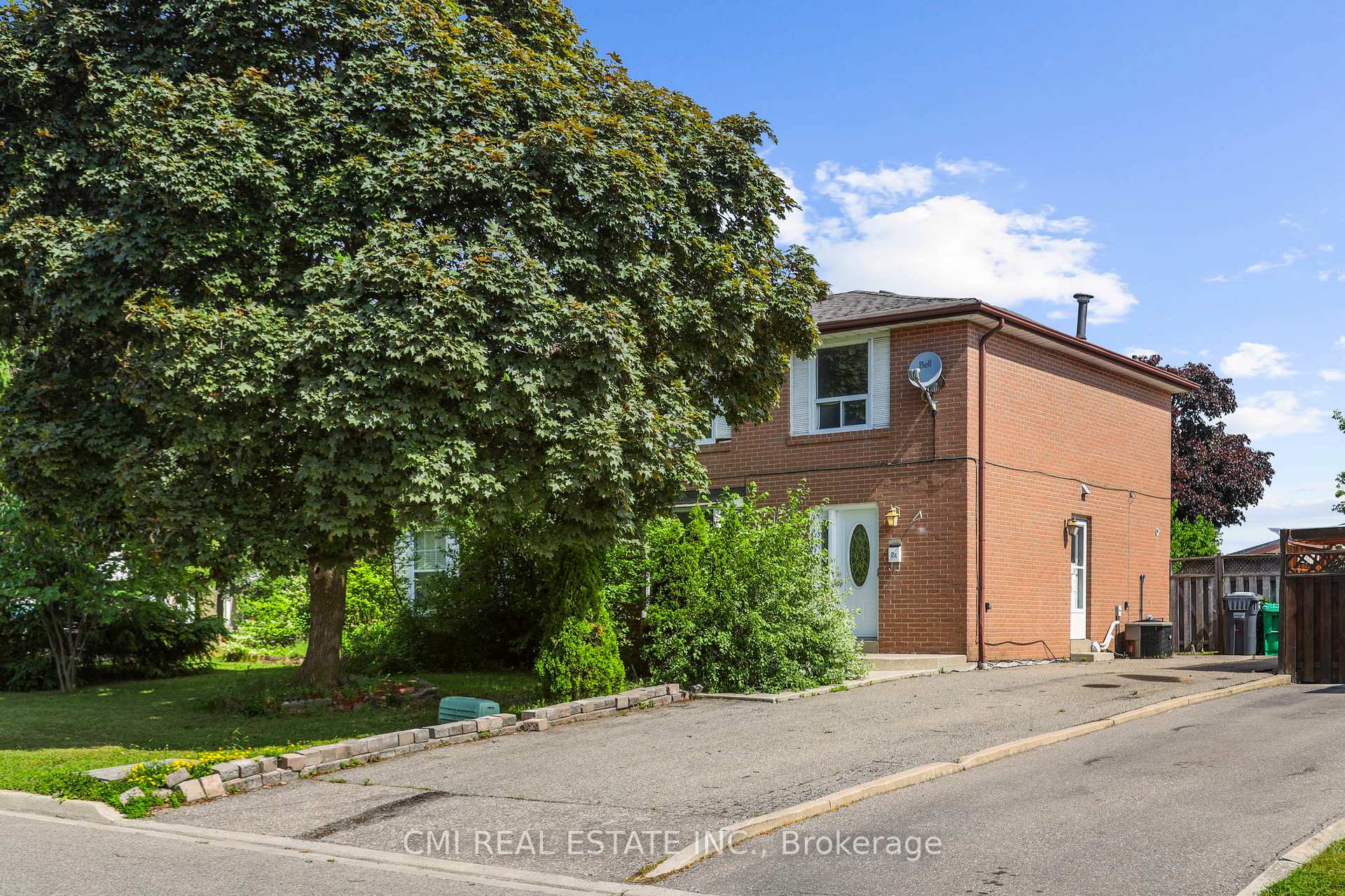 Front of 24 Fallingdale Crescent