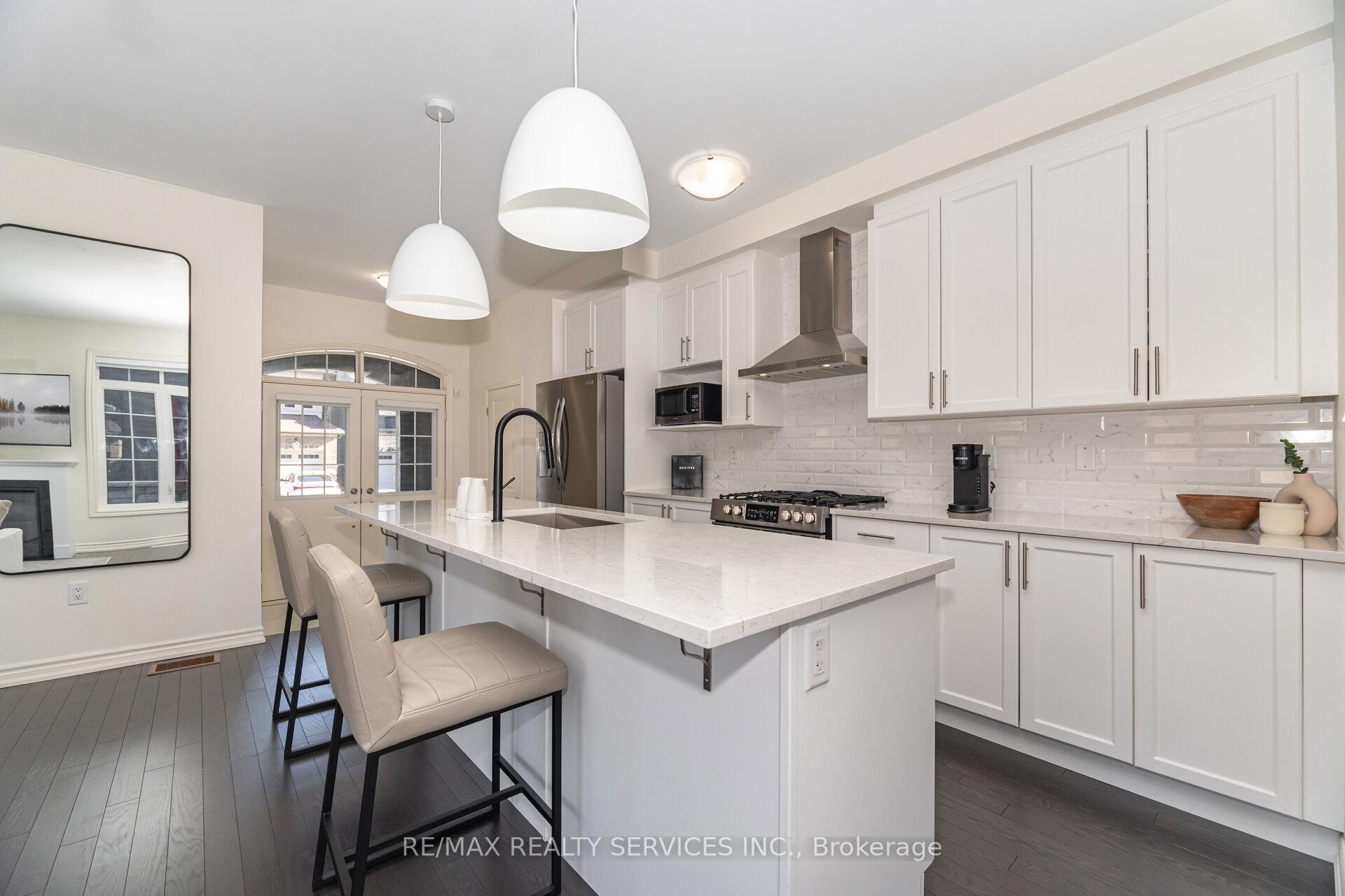 Photo 6 of 62 Block Road, Brampton, Northwest Brampton — HOMEH