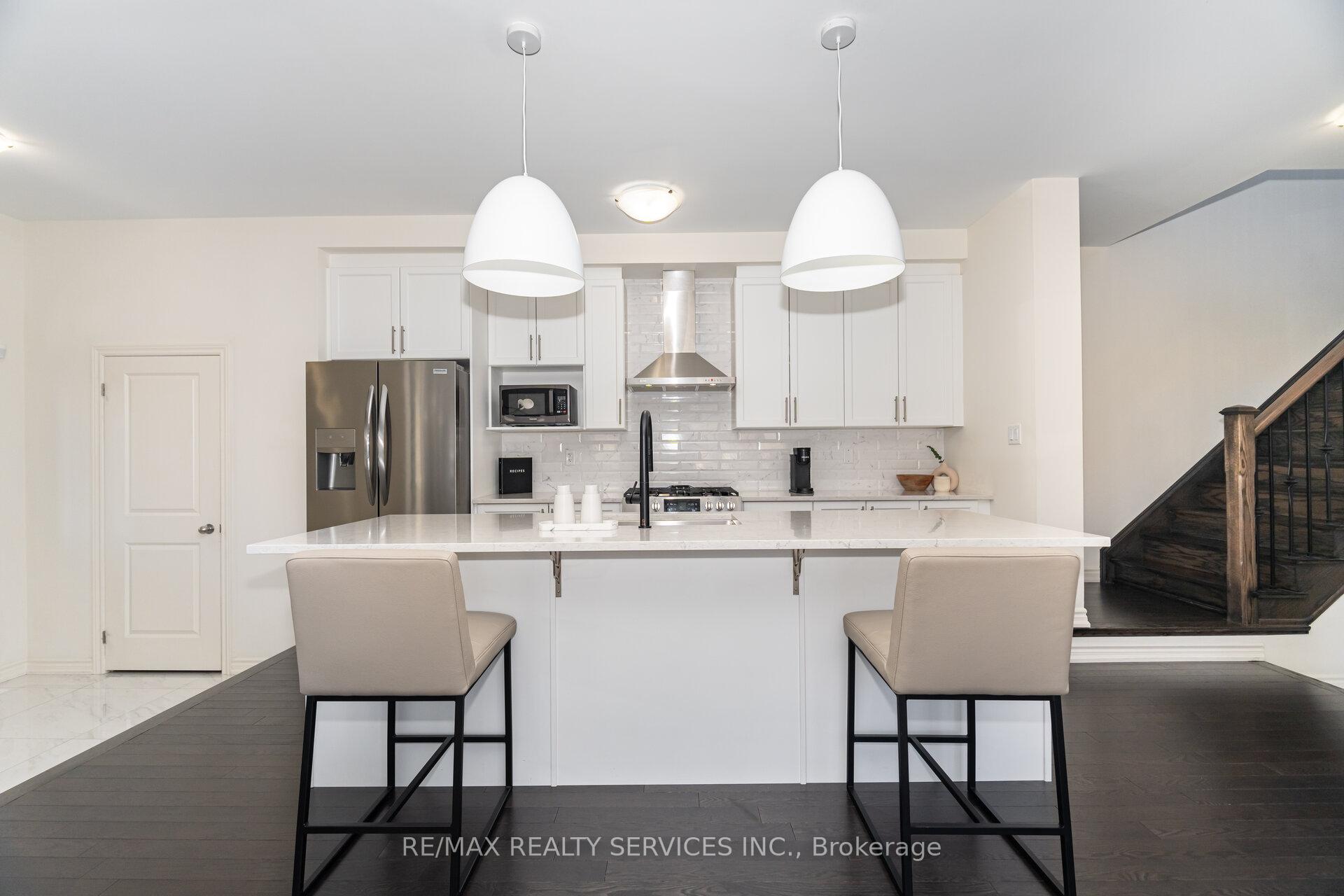 Photo 8 of 62 Block Road, Brampton, Northwest Brampton — HOMEH