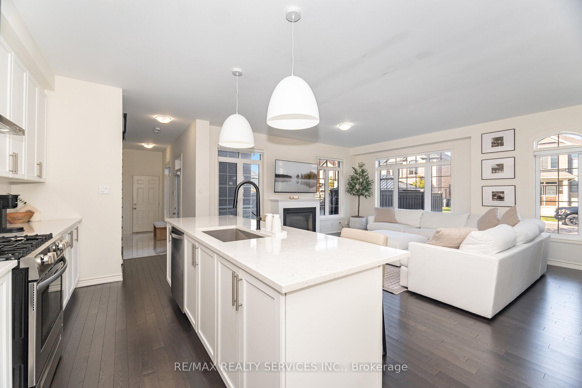 Photo 10 of 62 Block Road, Brampton, Northwest Brampton — HOMEH