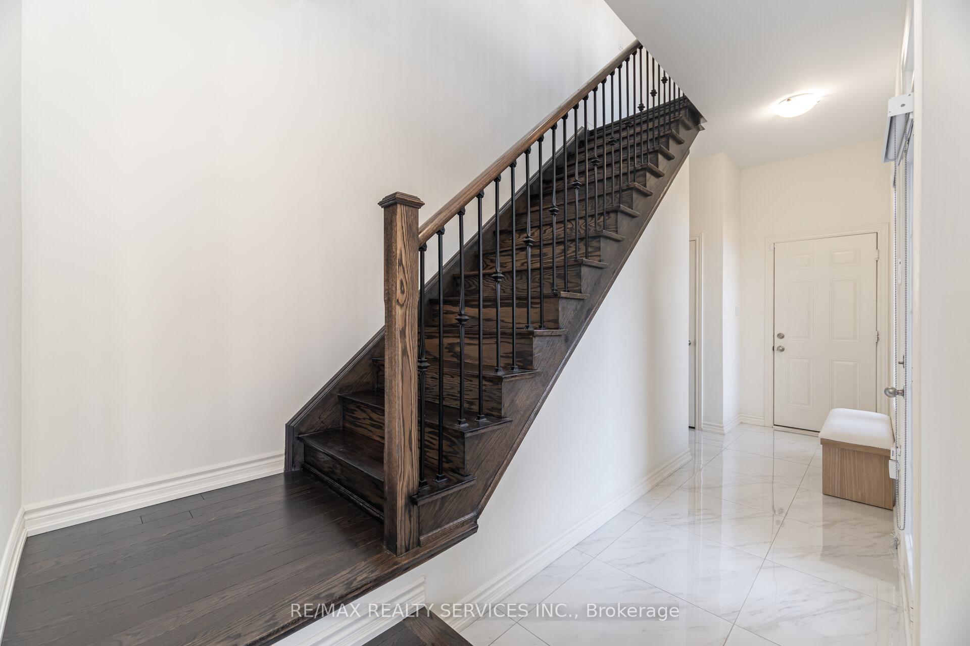 Photo 19 of 62 Block Road, Brampton, Northwest Brampton — HOMEH