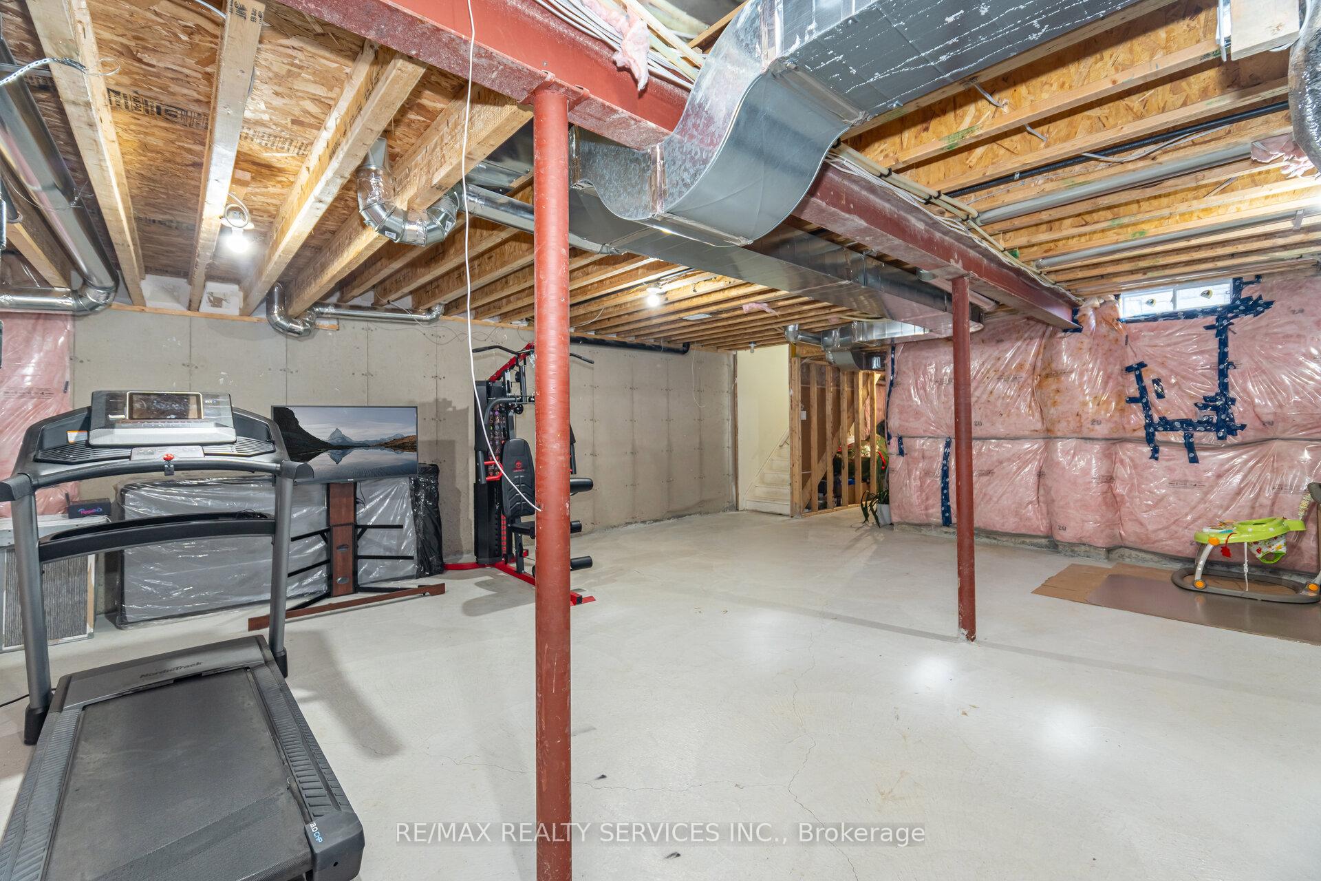 Photo 39 of 62 Block Road, Brampton, Northwest Brampton — HOMEH