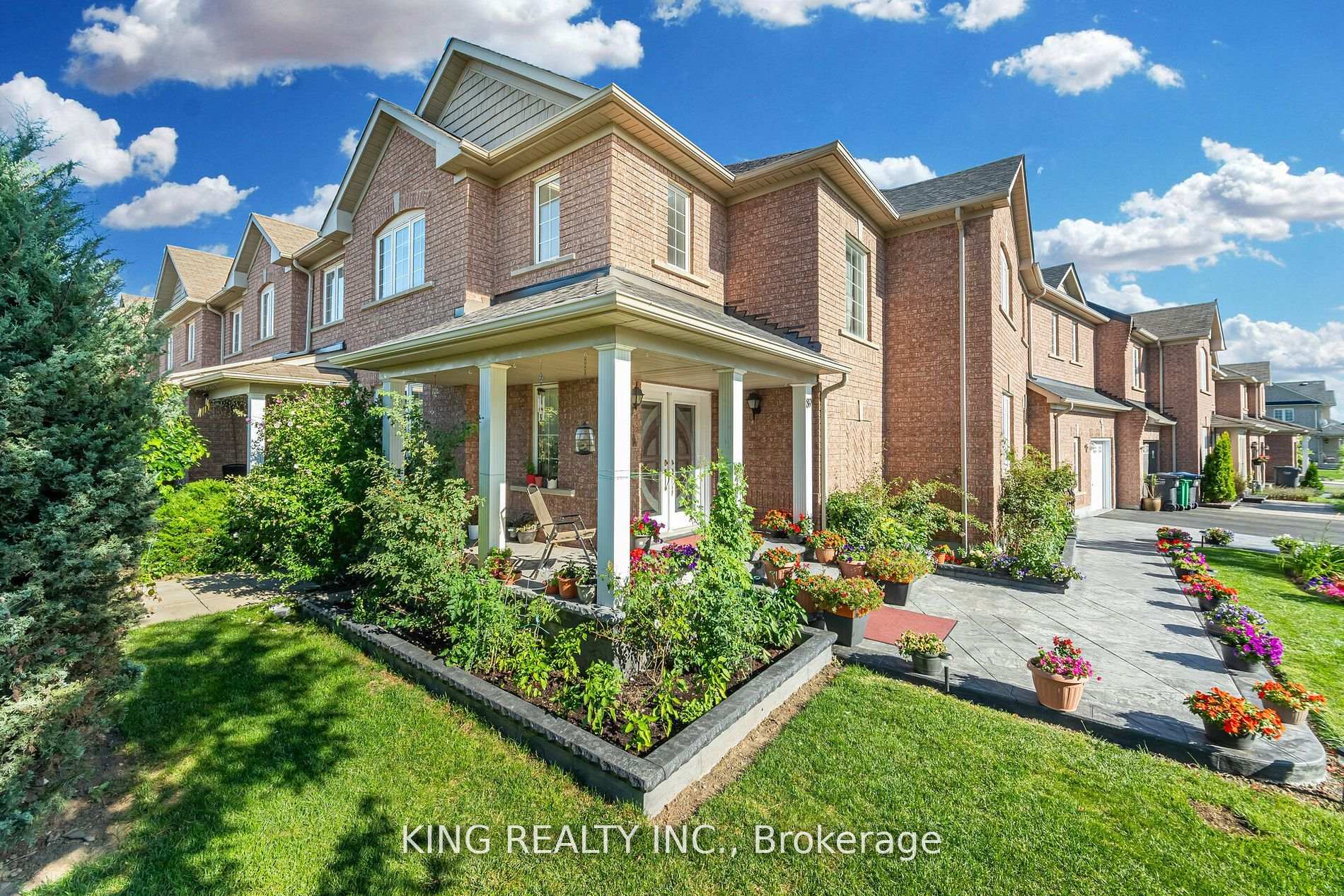 Photo 4 of 89 Crystal Glen Crescent, Brampton, Credit Valley — HOMEH
