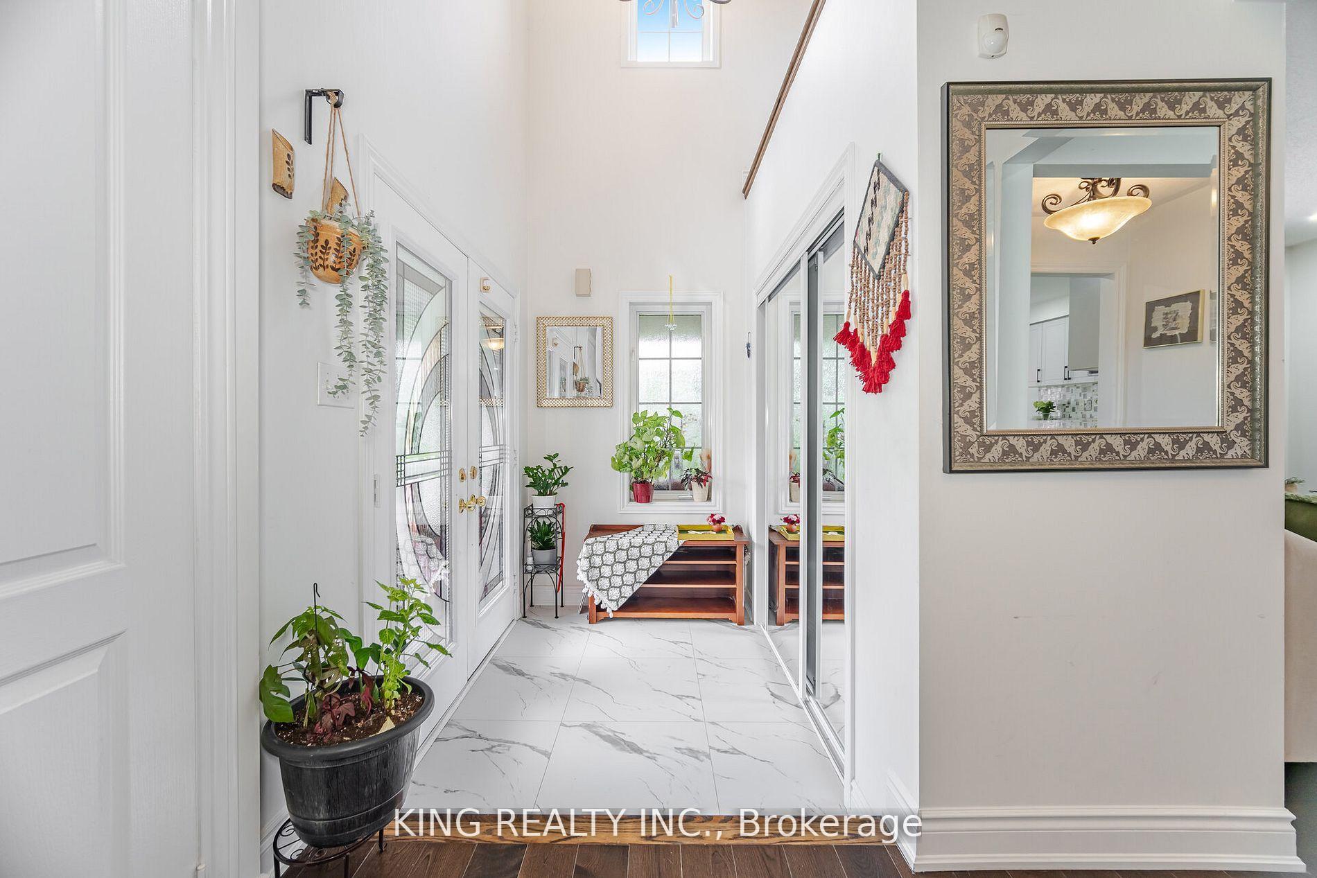 Photo 6 of 89 Crystal Glen Crescent, Brampton, Credit Valley — HOMEH