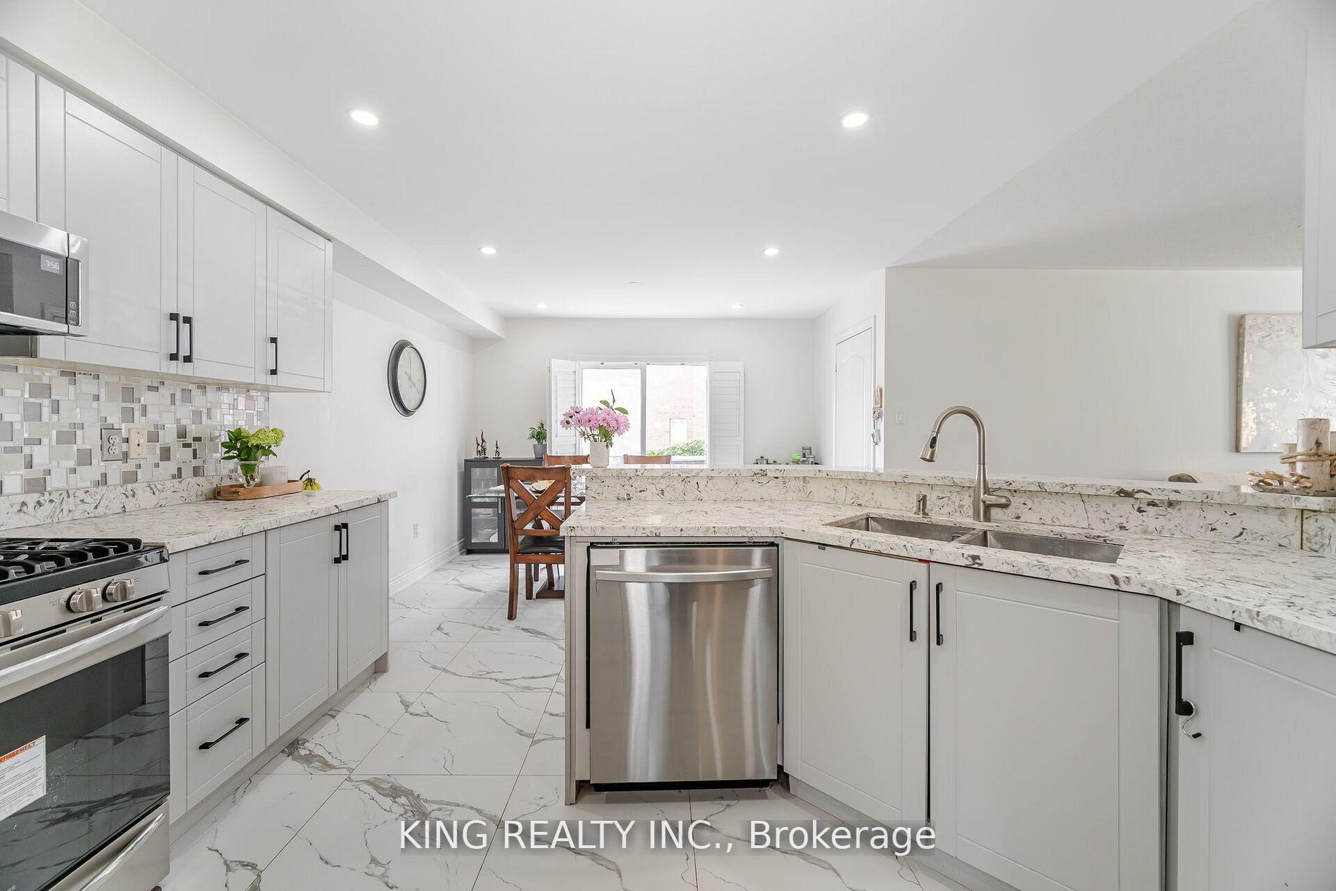 Photo 11 of 89 Crystal Glen Crescent, Brampton, Credit Valley — HOMEH