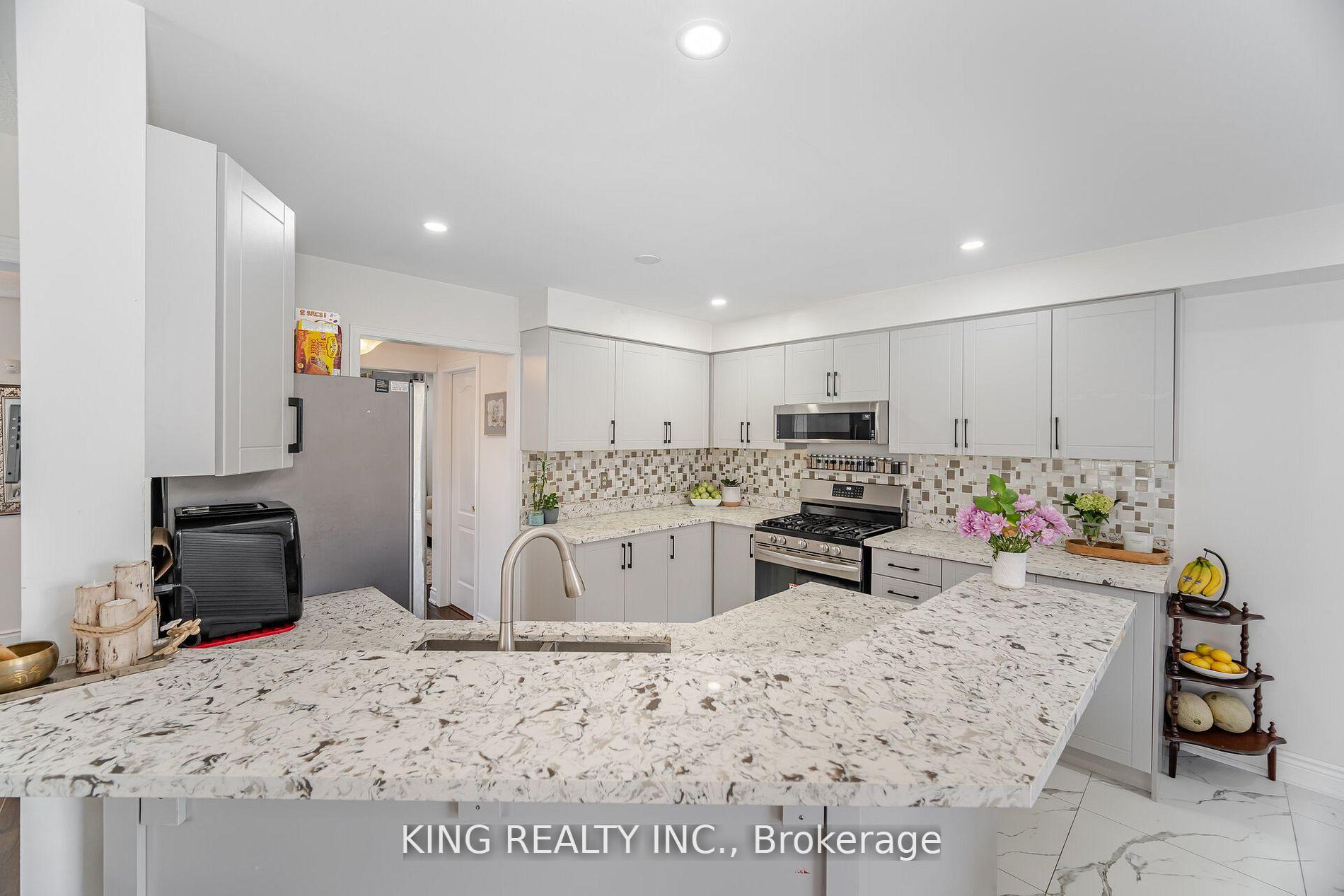 Photo 13 of 89 Crystal Glen Crescent, Brampton, Credit Valley — HOMEH