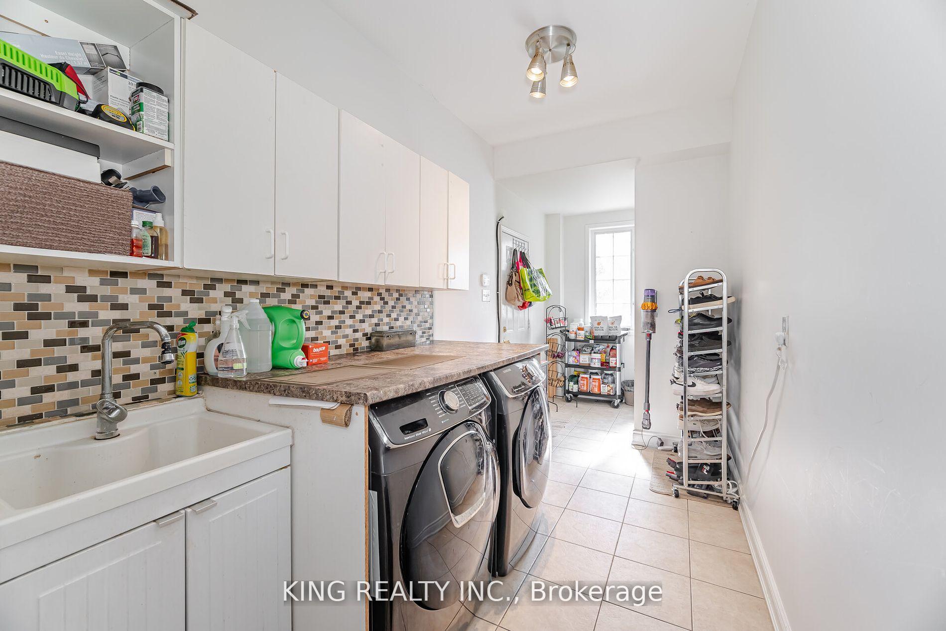 Photo 22 of 89 Crystal Glen Crescent, Brampton, Credit Valley — HOMEH