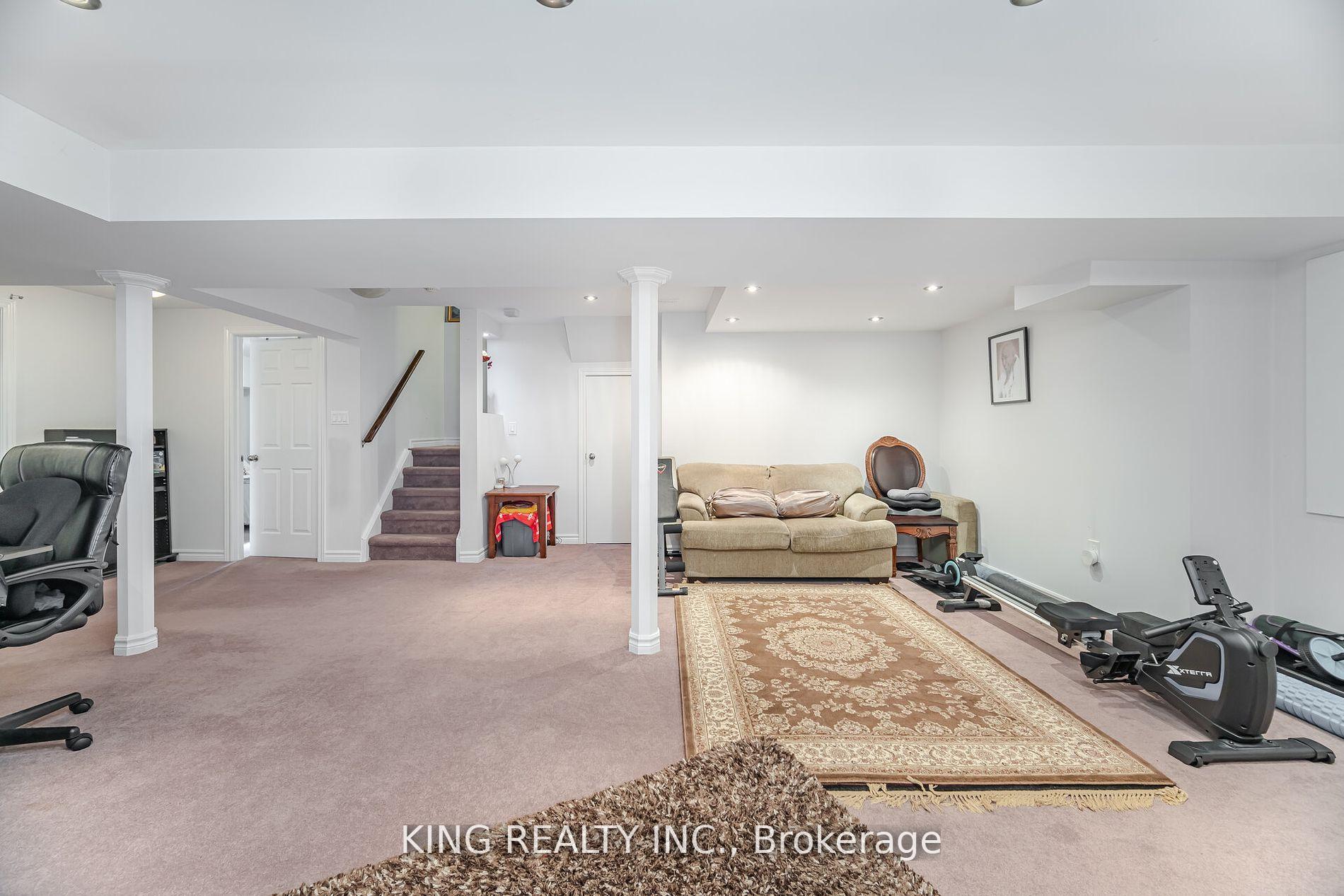 Photo 39 of 89 Crystal Glen Crescent, Brampton, Credit Valley — HOMEH