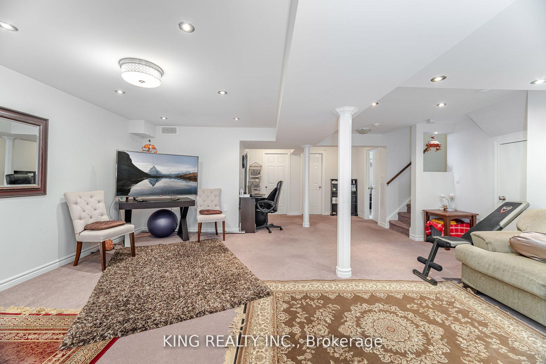 Photo 41 of 89 Crystal Glen Crescent, Brampton, Credit Valley — HOMEH