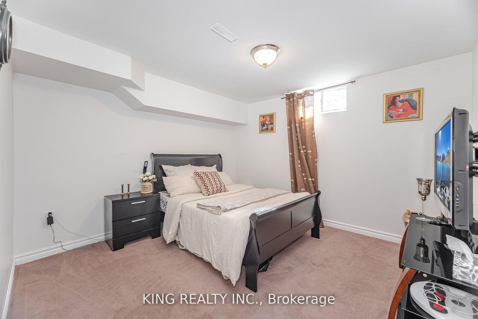Photo 42 of 89 Crystal Glen Crescent, Brampton, Credit Valley — HOMEH
