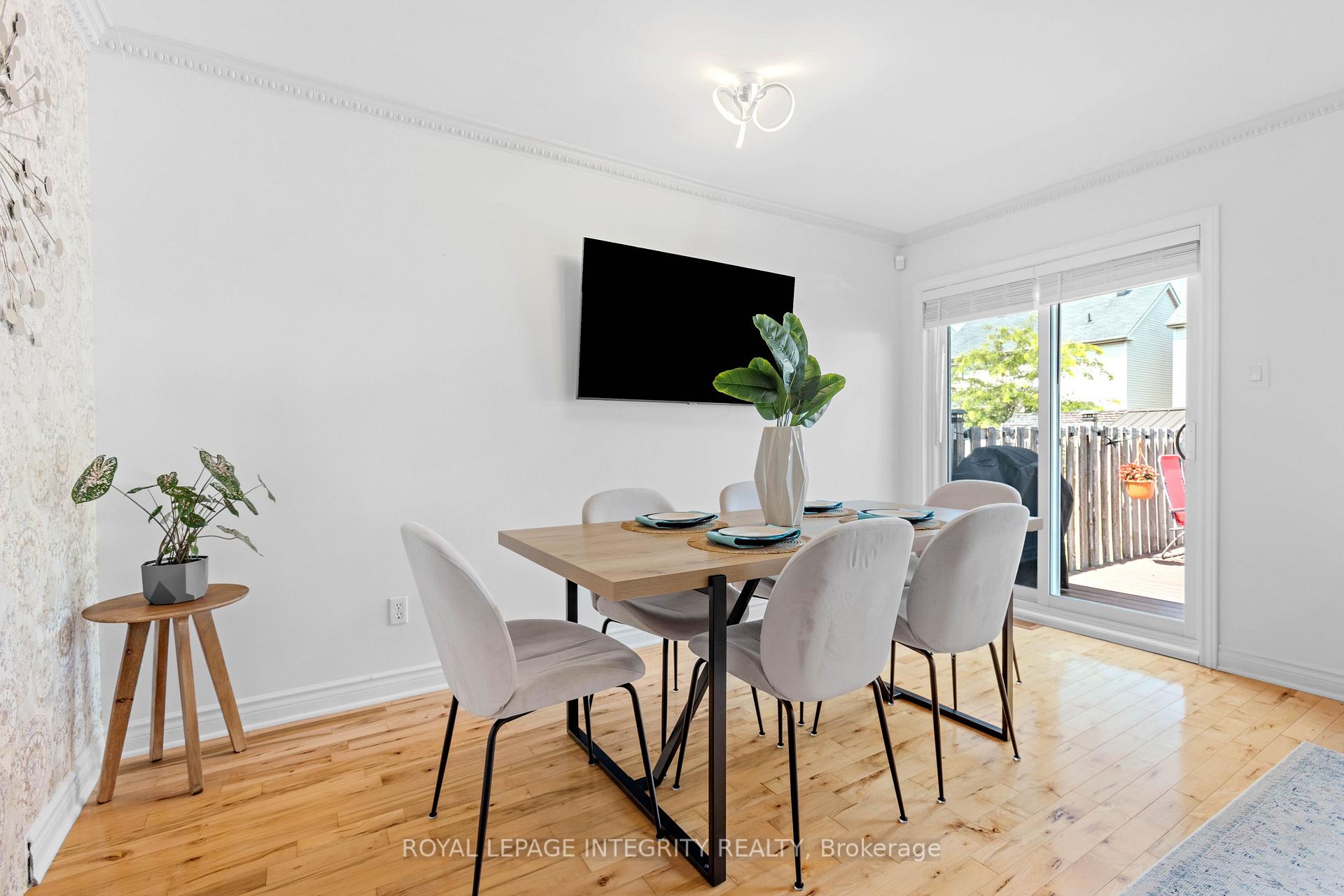 Photo 4 of 11 Daventry Crescent, Ottawa, Barrhaven - Longfields — HOMEH