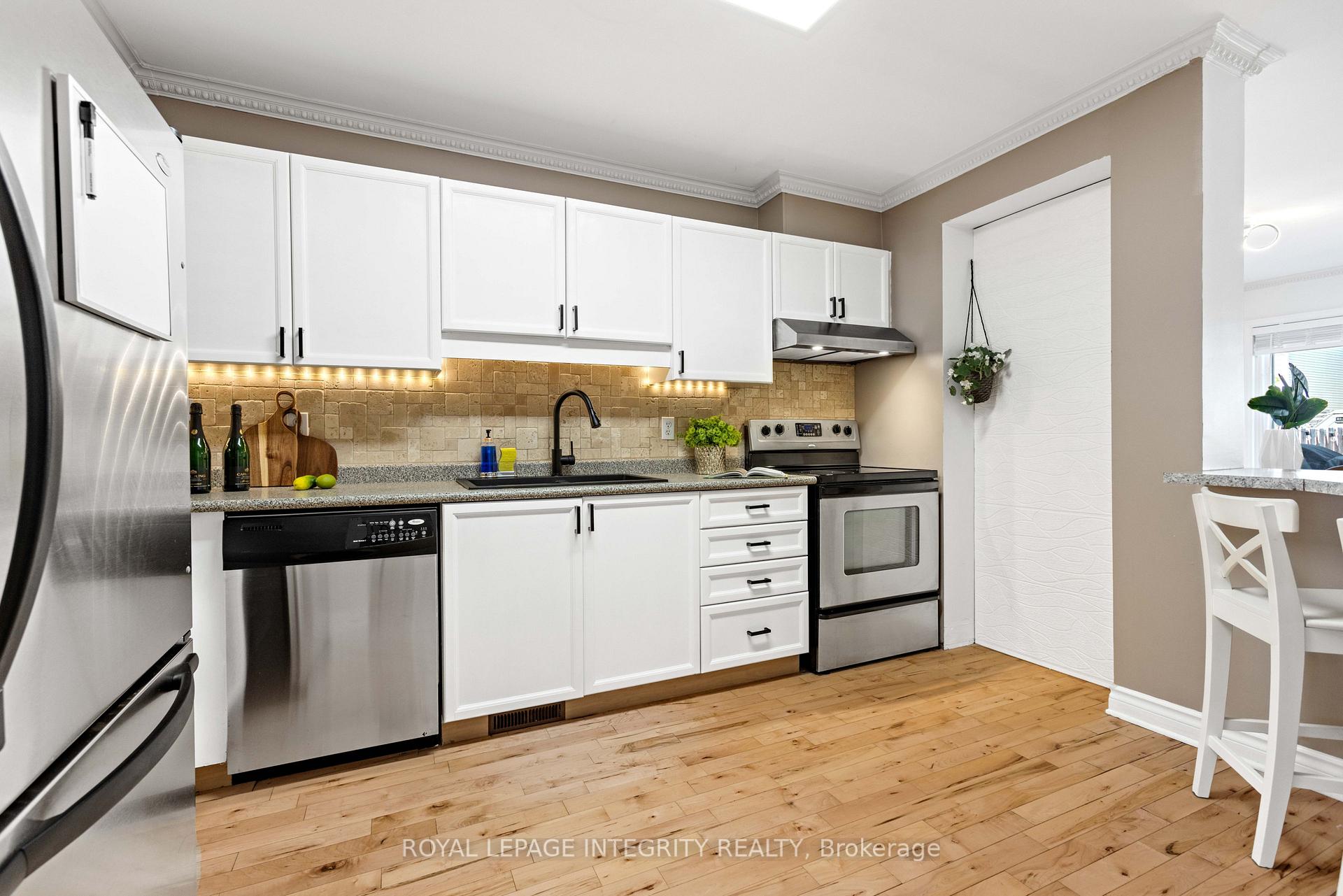 Photo 10 of 11 Daventry Crescent, Ottawa, Barrhaven - Longfields — HOMEH