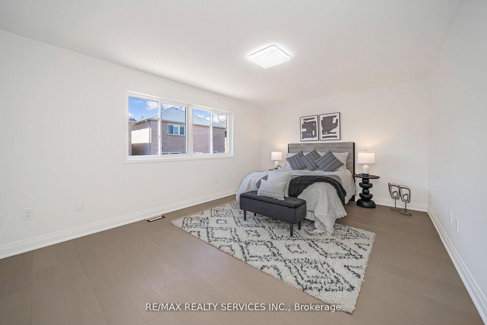 Photo 26 of 10 Linderwood Drive, Brampton, Fletcher's Meadow — HOMEH
