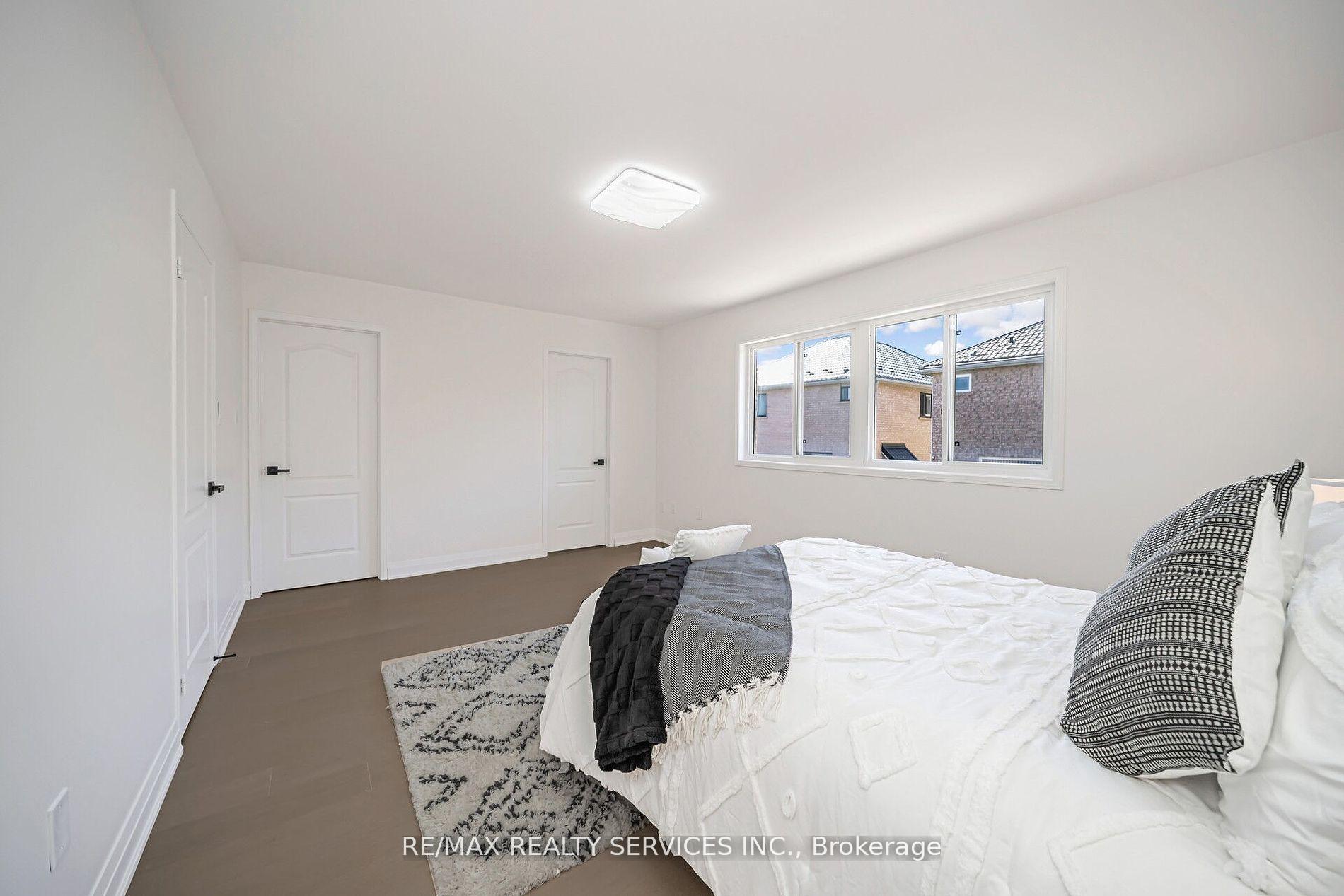 Photo 27 of 10 Linderwood Drive, Brampton, Fletcher's Meadow — HOMEH