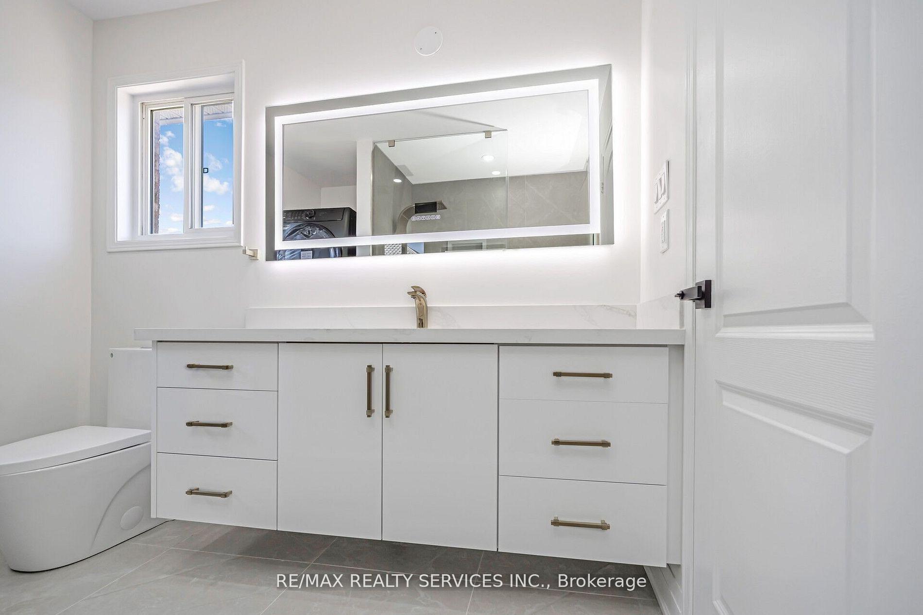 Photo 30 of 10 Linderwood Drive, Brampton, Fletcher's Meadow — HOMEH