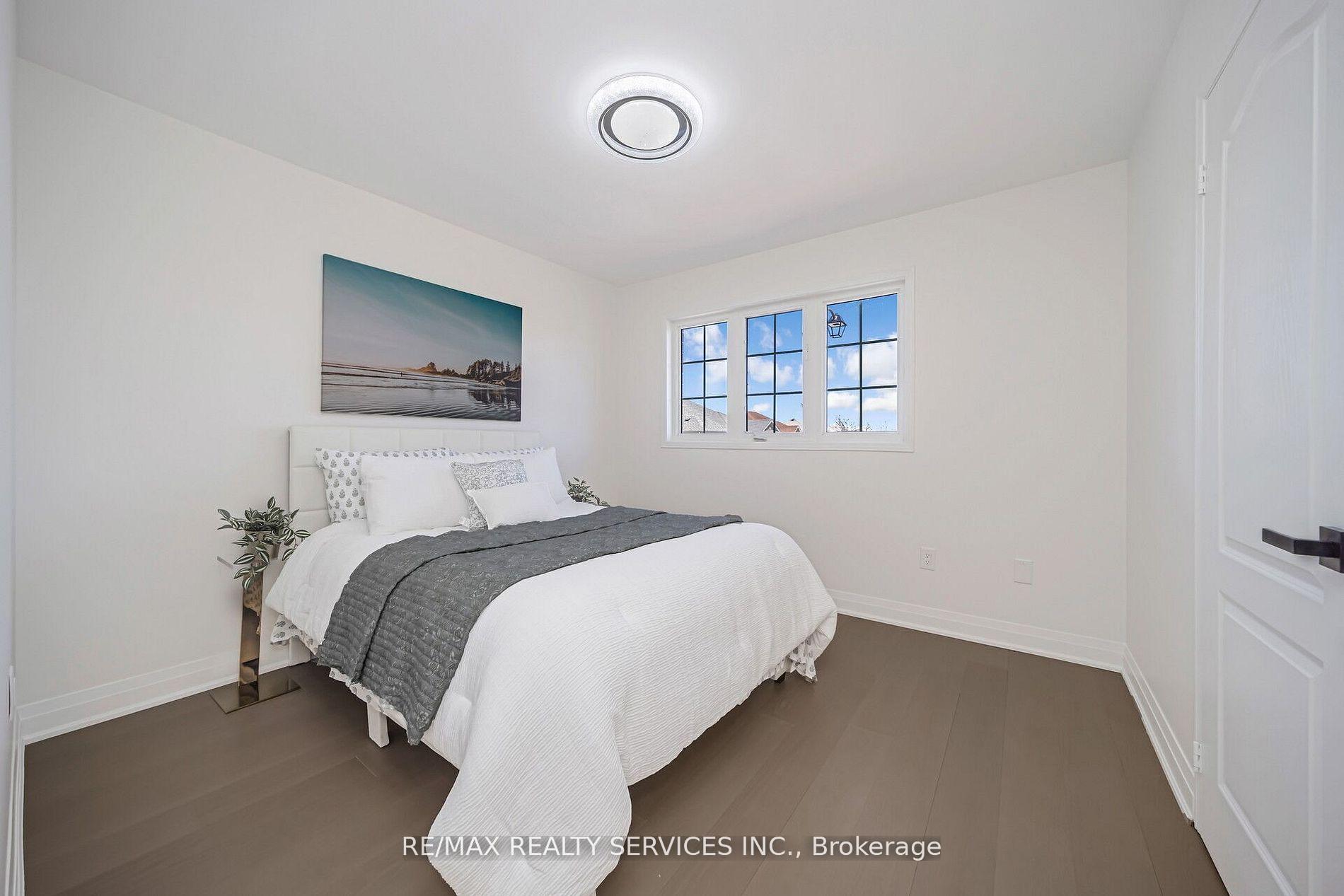 Photo 36 of 10 Linderwood Drive, Brampton, Fletcher's Meadow — HOMEH