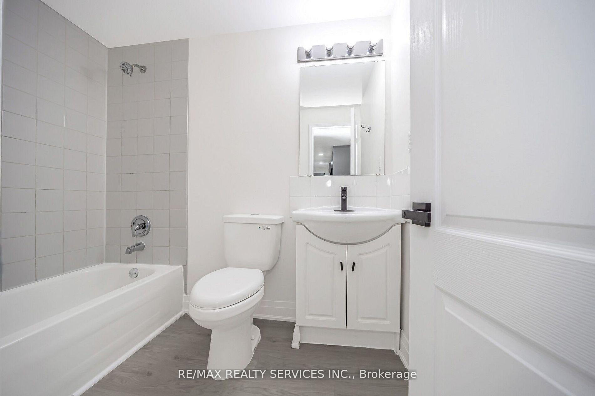Photo 44 of 10 Linderwood Drive, Brampton, Fletcher's Meadow — HOMEH