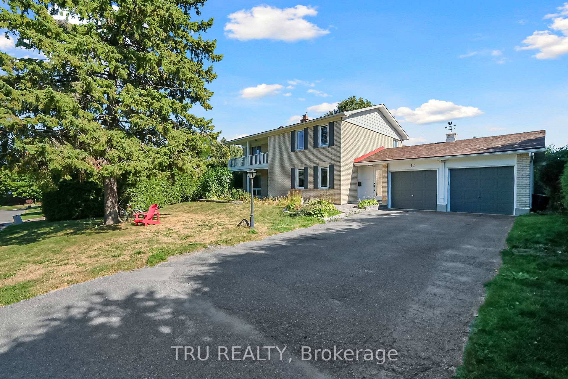 Photo 1 of 12 Apache Crescent, Ottawa, City View/Skyline/Fisher Heights/Parkwood Hills — HOMEH