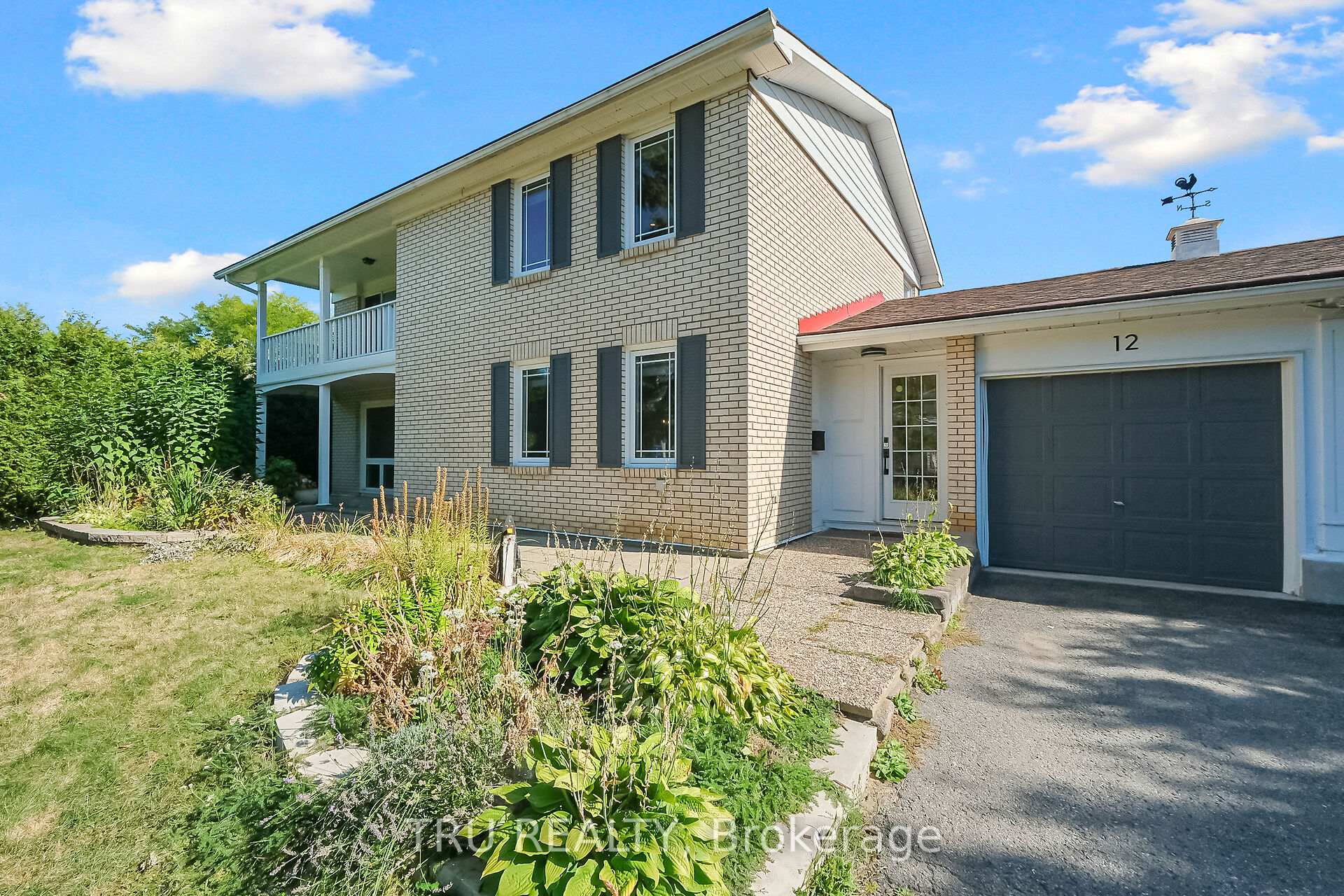 Photo 2 of 12 Apache Crescent, Ottawa, City View/Skyline/Fisher Heights/Parkwood Hills — HOMEH