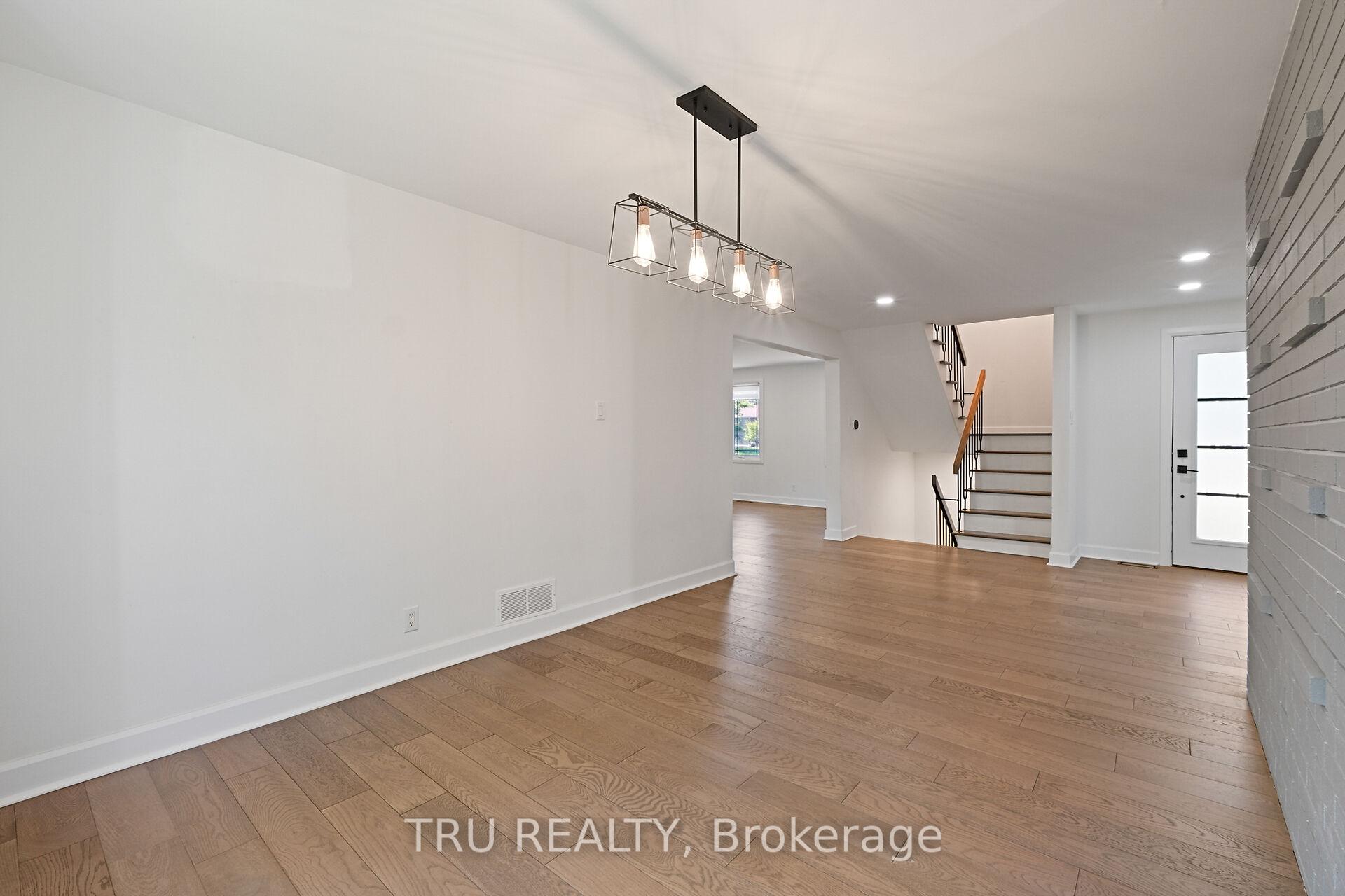 Photo 9 of 12 Apache Crescent, Ottawa, City View/Skyline/Fisher Heights/Parkwood Hills — HOMEH