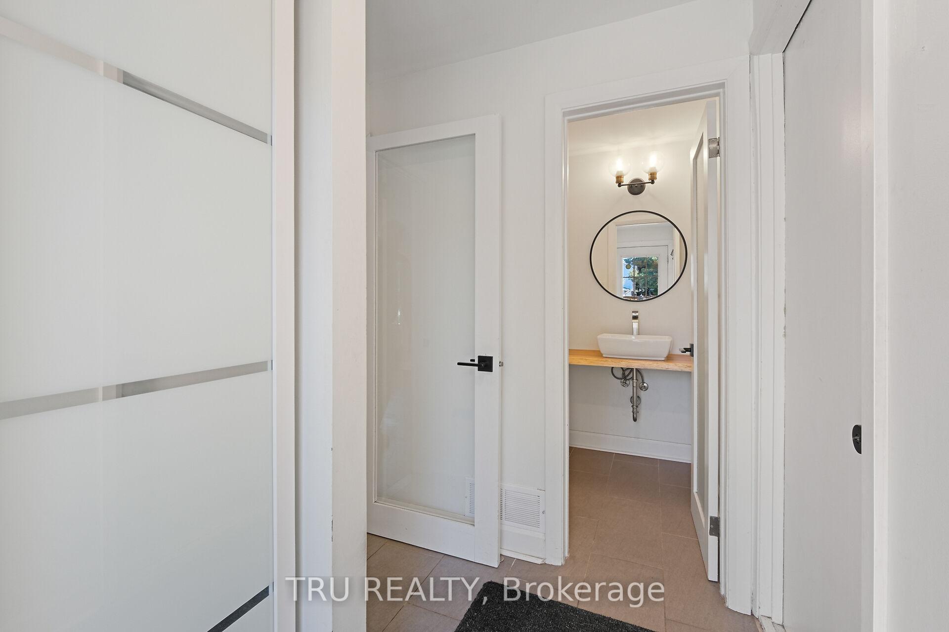 Photo 17 of 12 Apache Crescent, Ottawa, City View/Skyline/Fisher Heights/Parkwood Hills — HOMEH