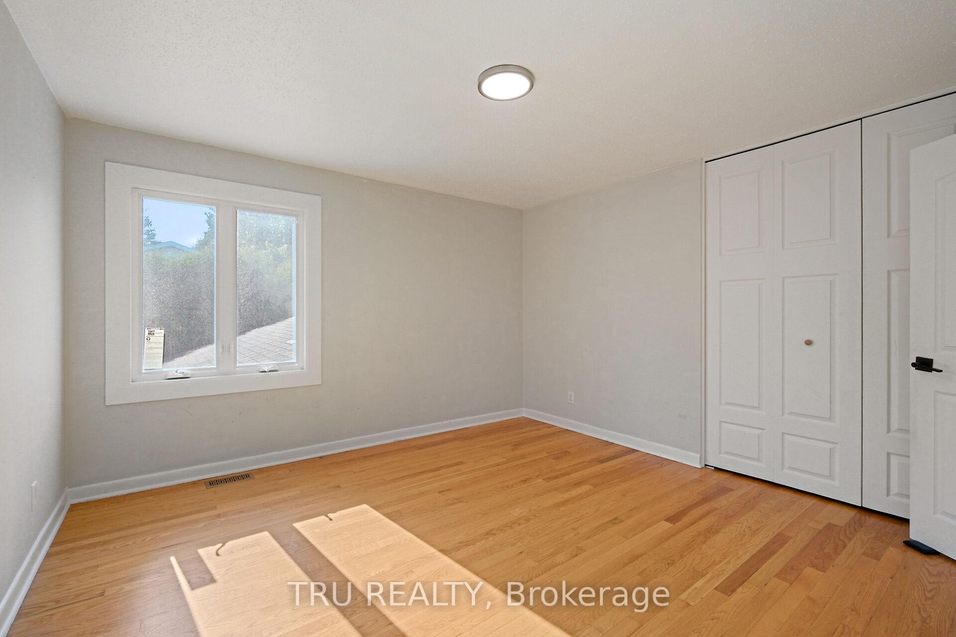 Photo 21 of 12 Apache Crescent, Ottawa, City View/Skyline/Fisher Heights/Parkwood Hills — HOMEH