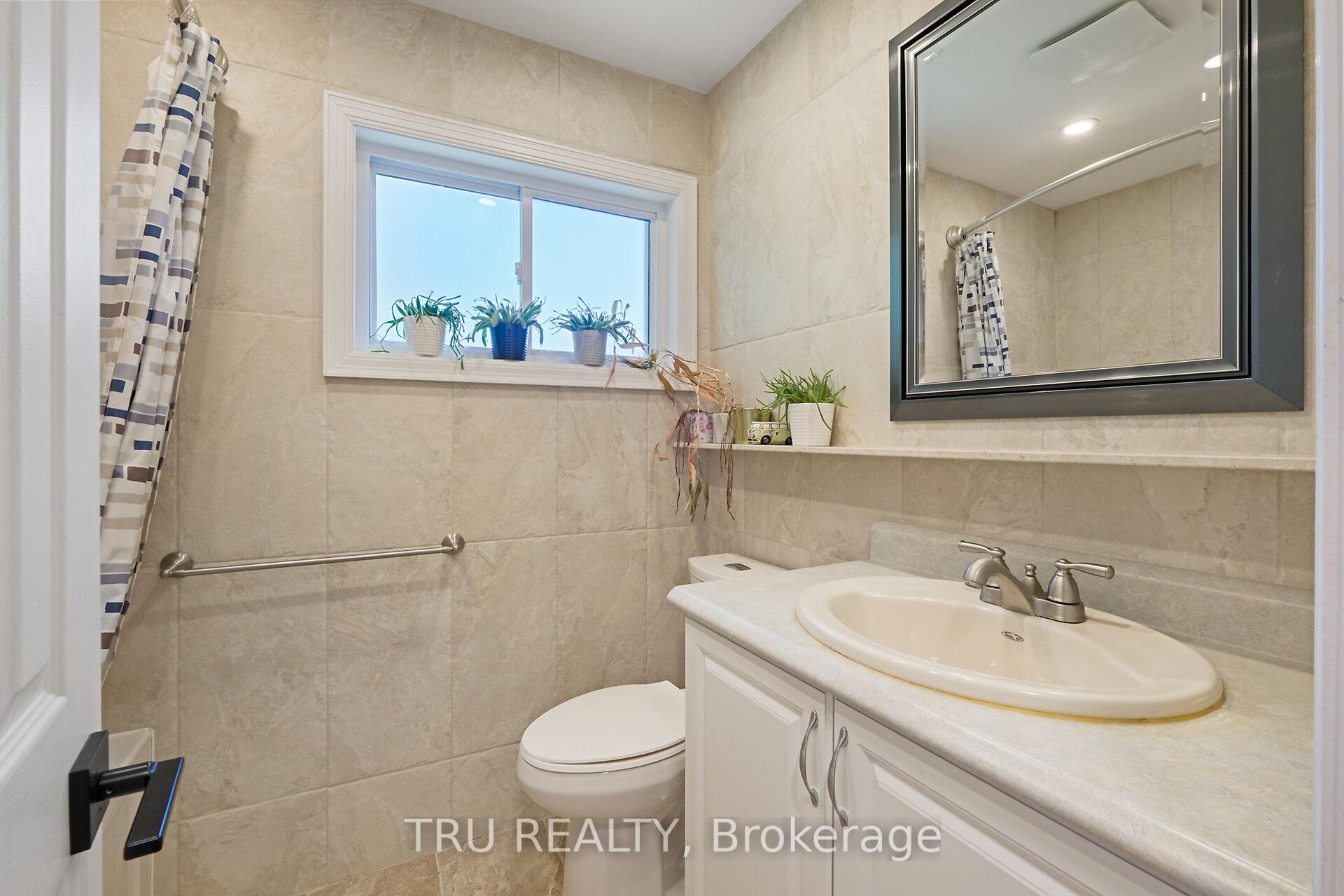 Photo 27 of 12 Apache Crescent, Ottawa, City View/Skyline/Fisher Heights/Parkwood Hills — HOMEH