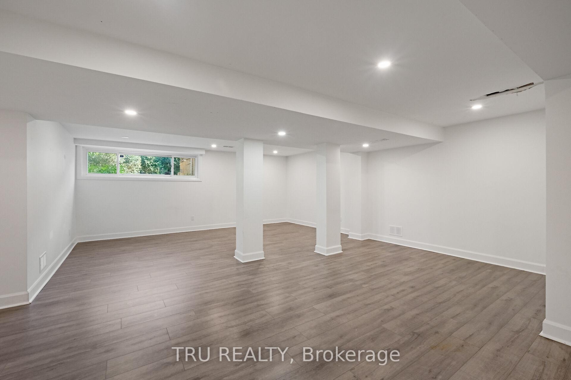 Photo 31 of 12 Apache Crescent, Ottawa, City View/Skyline/Fisher Heights/Parkwood Hills — HOMEH