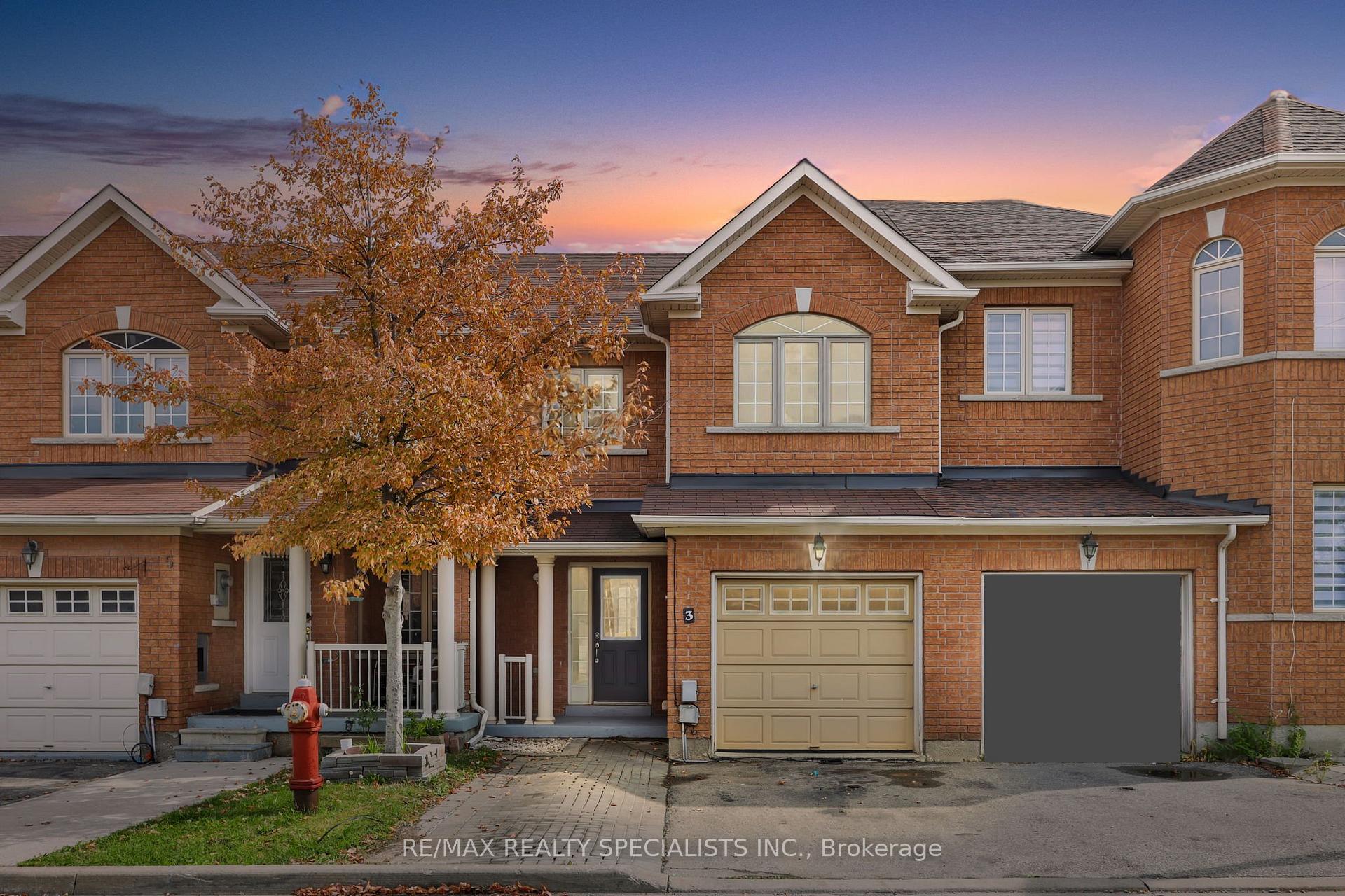 Front of 3 Rockgarden Trail N
