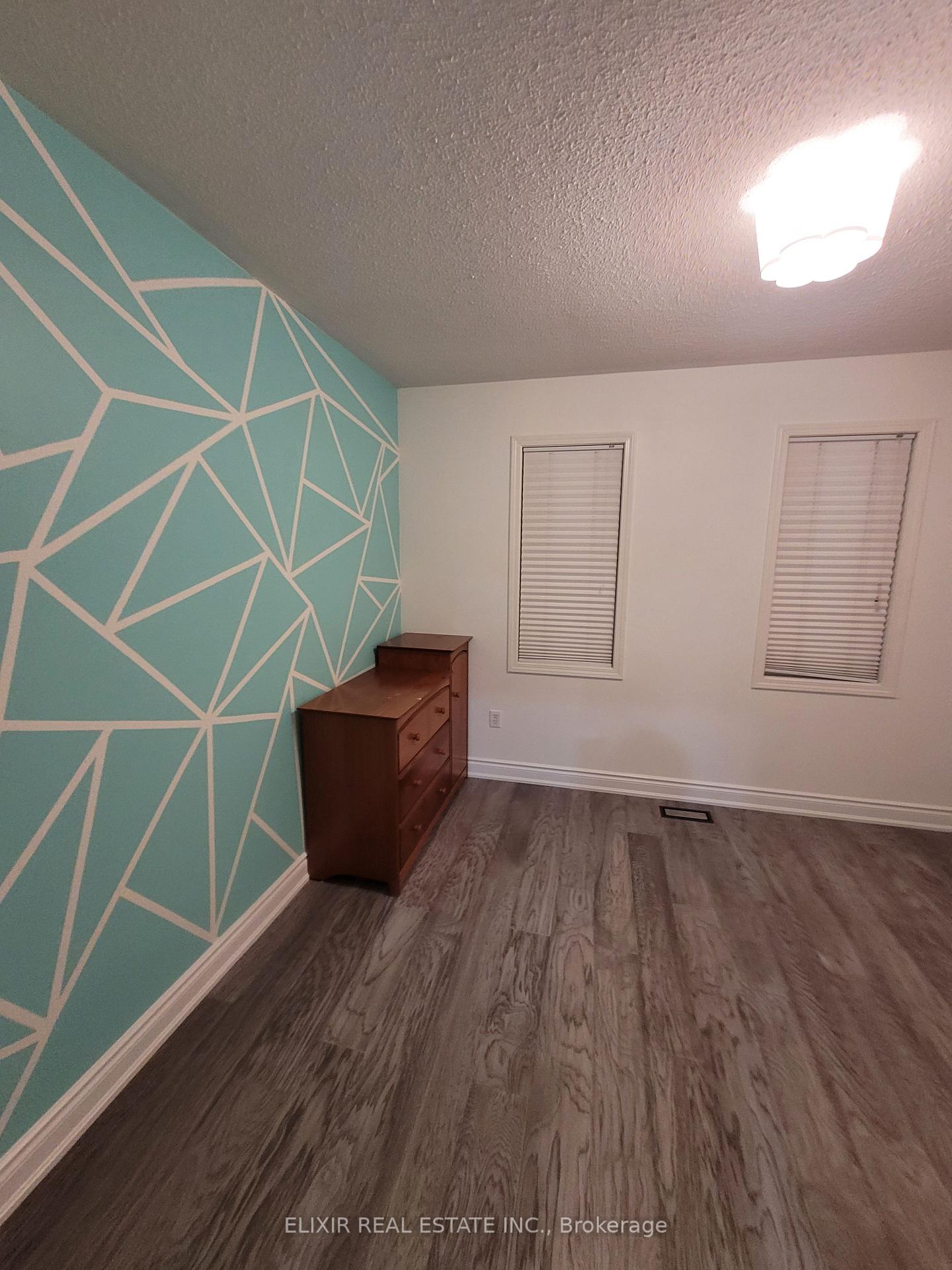 Photo 10 of 21 Mortimer Drive, Brampton, Fletcher's Meadow — HOMEH