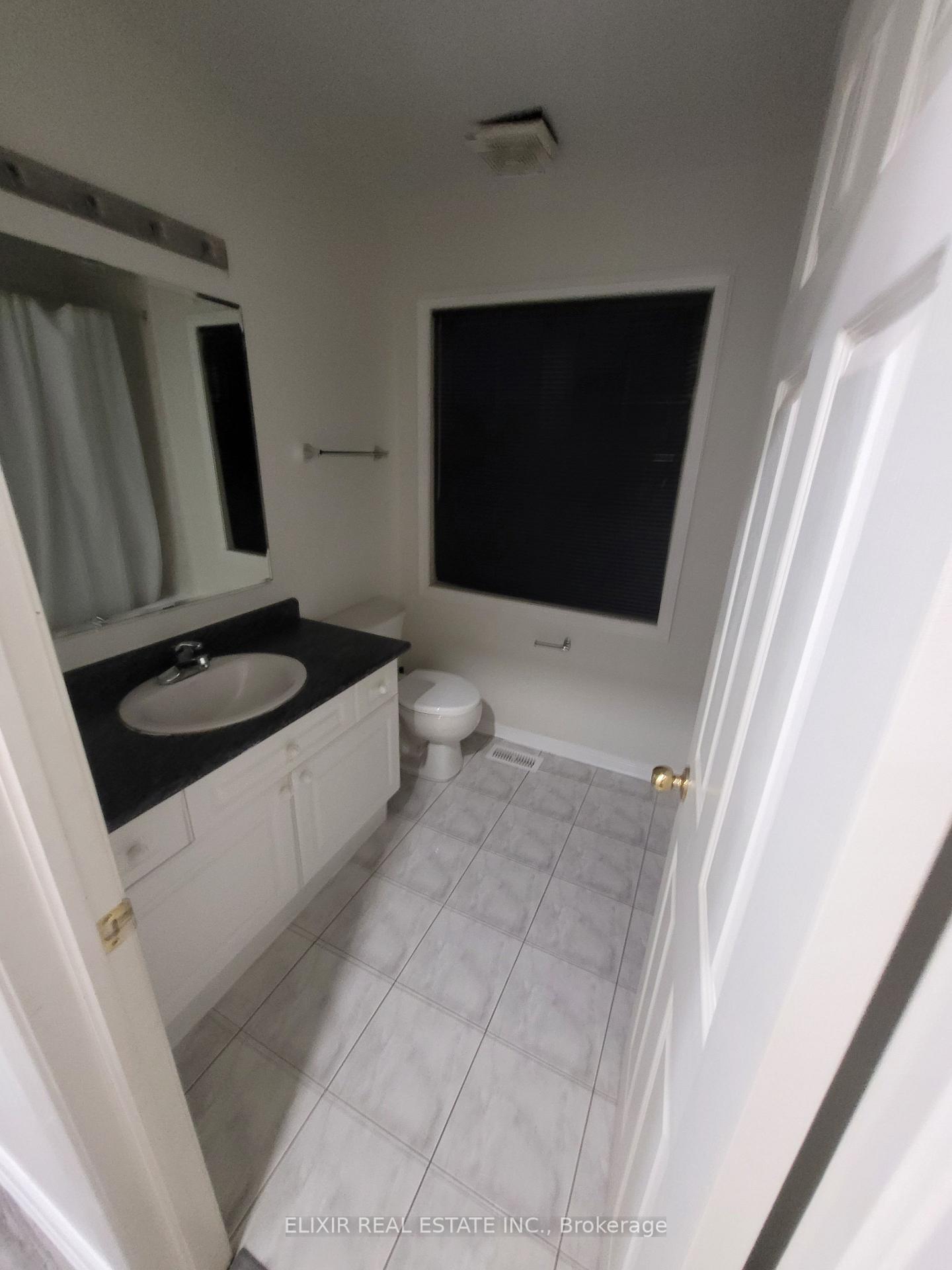 Photo 13 of 21 Mortimer Drive, Brampton, Fletcher's Meadow — HOMEH