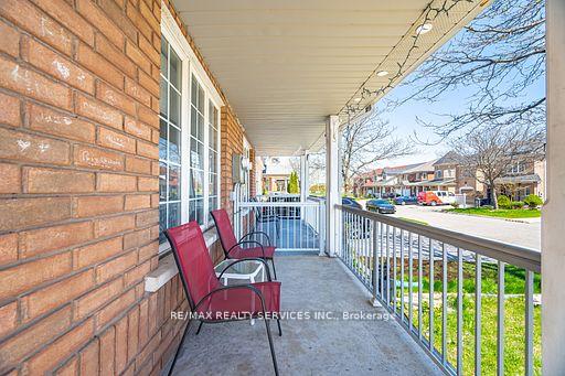 Photo 6 of 47 Heartleaf Crescent, Brampton, Fletcher's Meadow — HOMEH