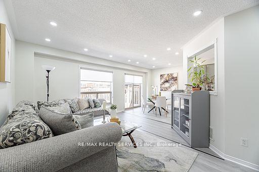 Photo 23 of 47 Heartleaf Crescent, Brampton, Fletcher's Meadow — HOMEH
