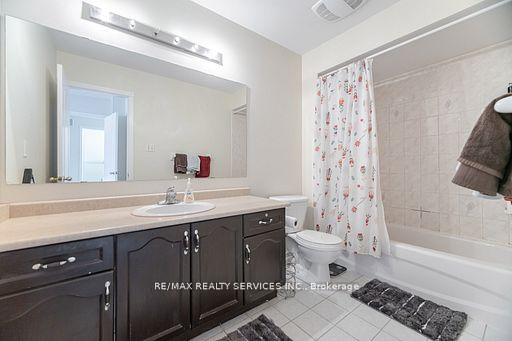 Photo 32 of 47 Heartleaf Crescent, Brampton, Fletcher's Meadow — HOMEH