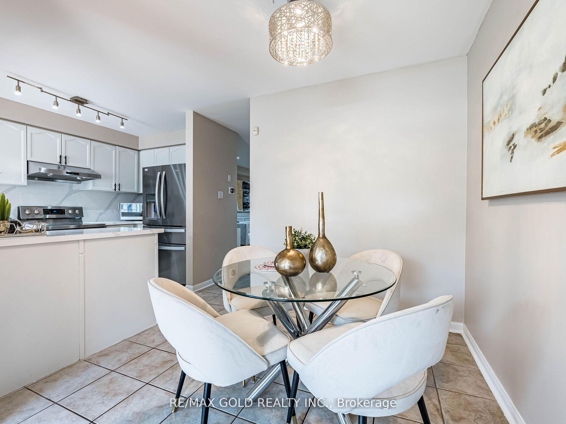 Photo 15 of 35 Garibaldi Drive, Brampton, Fletcher's Meadow — HOMEH
