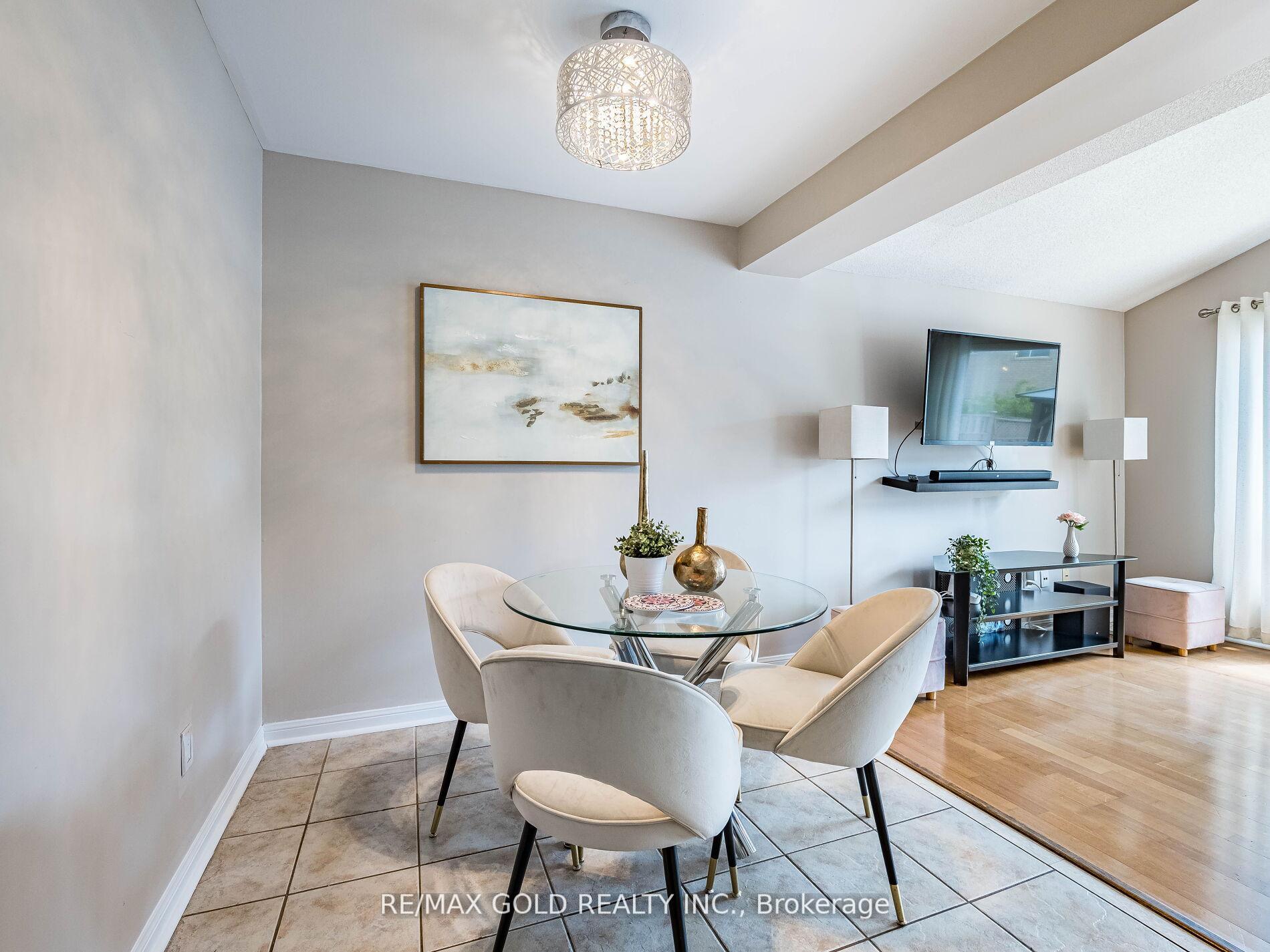 Photo 16 of 35 Garibaldi Drive, Brampton, Fletcher's Meadow — HOMEH