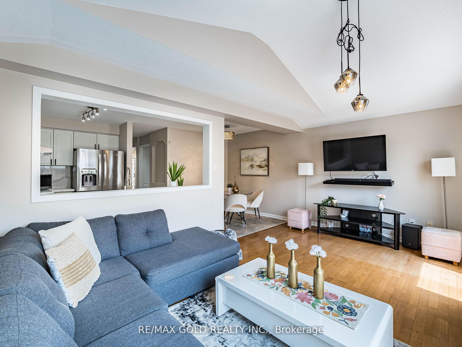 Photo 21 of 35 Garibaldi Drive, Brampton, Fletcher's Meadow — HOMEH