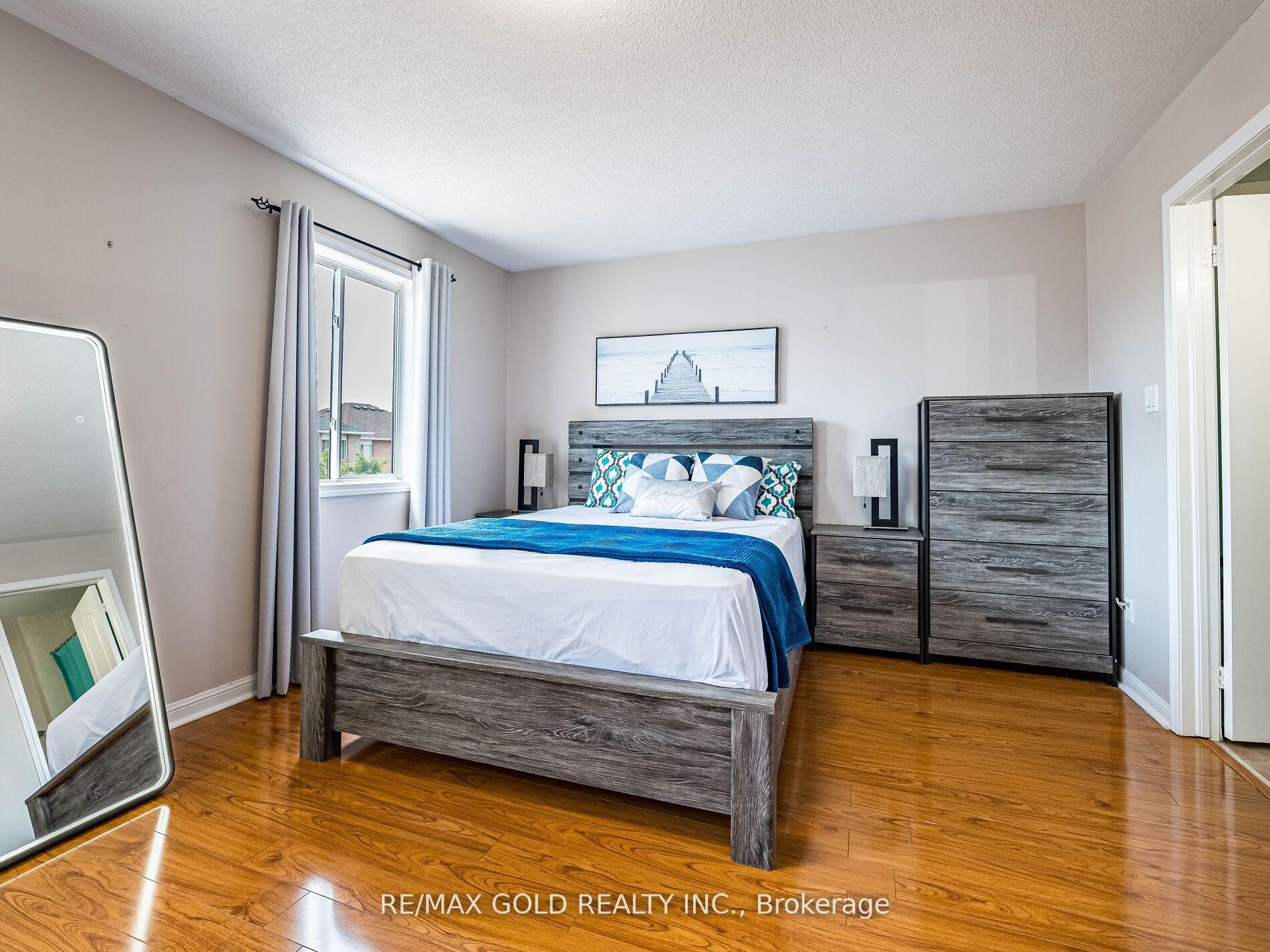 Photo 24 of 35 Garibaldi Drive, Brampton, Fletcher's Meadow — HOMEH