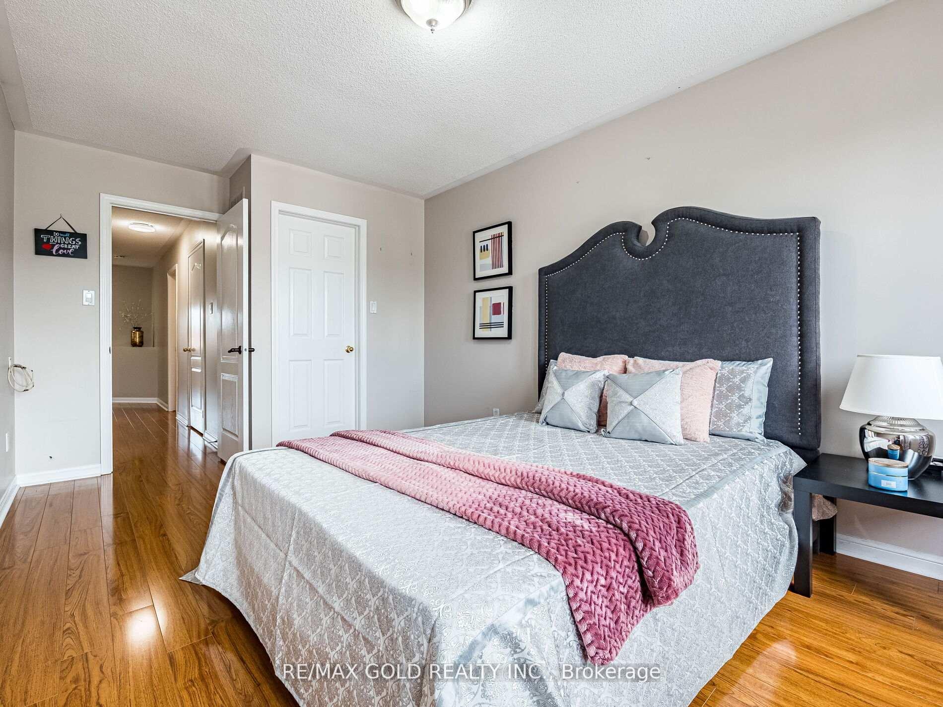 Photo 28 of 35 Garibaldi Drive, Brampton, Fletcher's Meadow — HOMEH