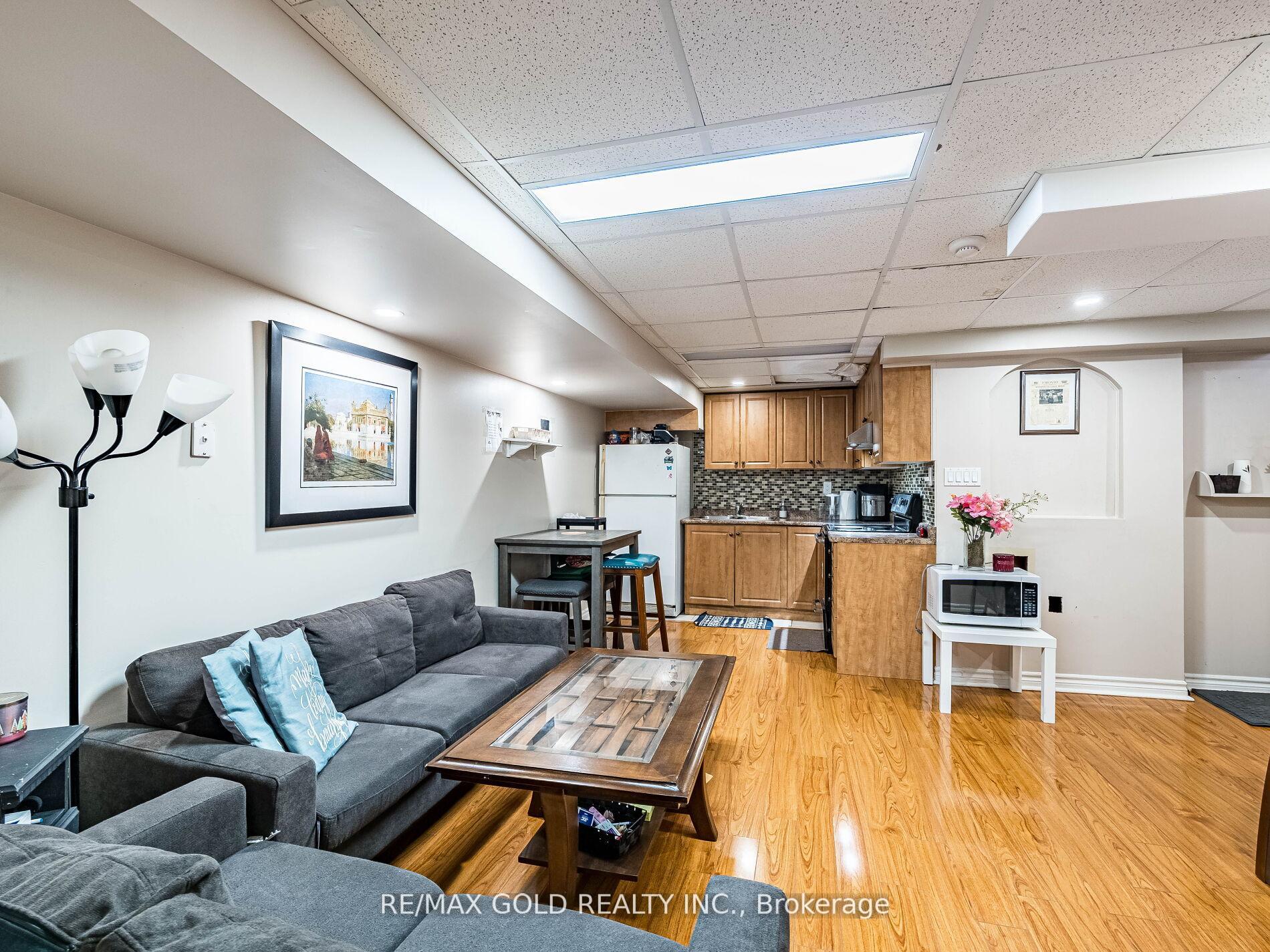 Photo 34 of 35 Garibaldi Drive, Brampton, Fletcher's Meadow — HOMEH