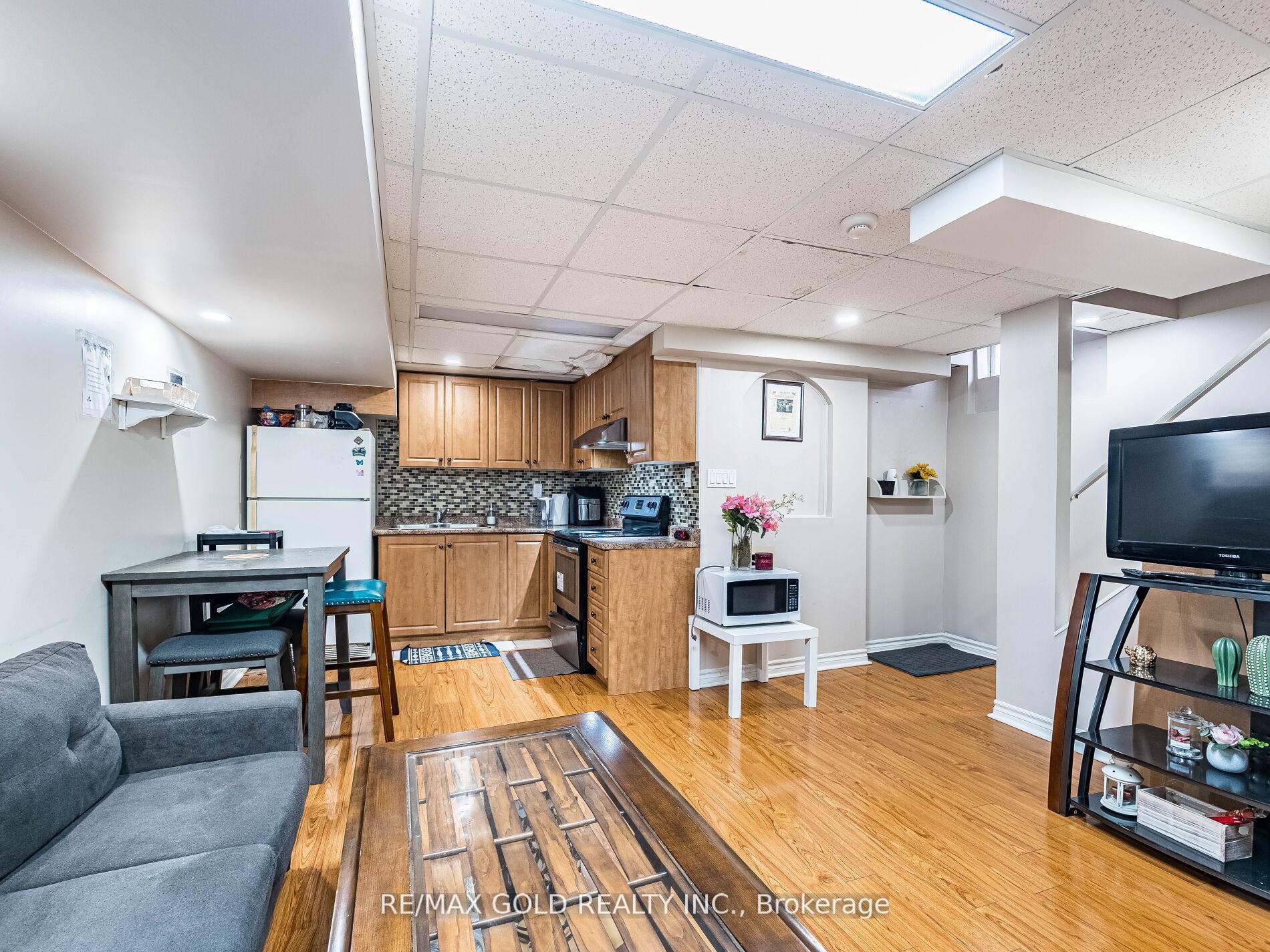 Photo 35 of 35 Garibaldi Drive, Brampton, Fletcher's Meadow — HOMEH